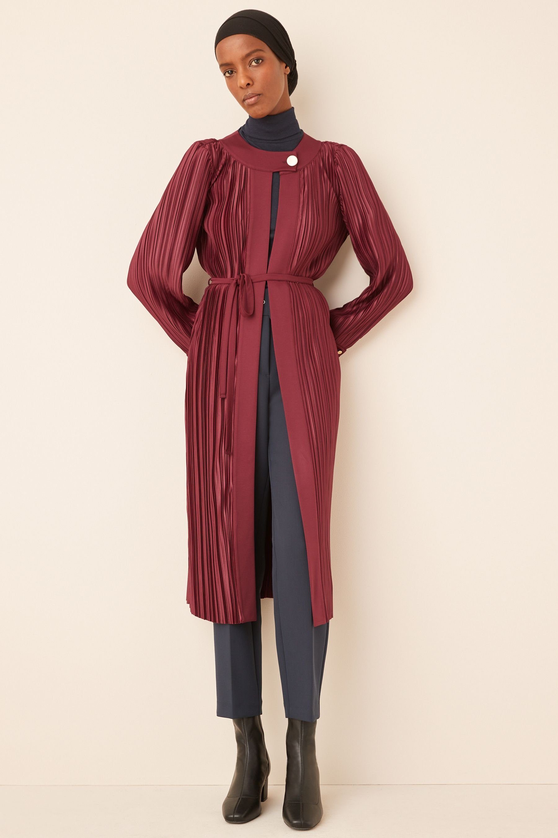 Next Langjacke Kaftan-Jacke aus plissiertem Satin mit Gürtel (1-St)