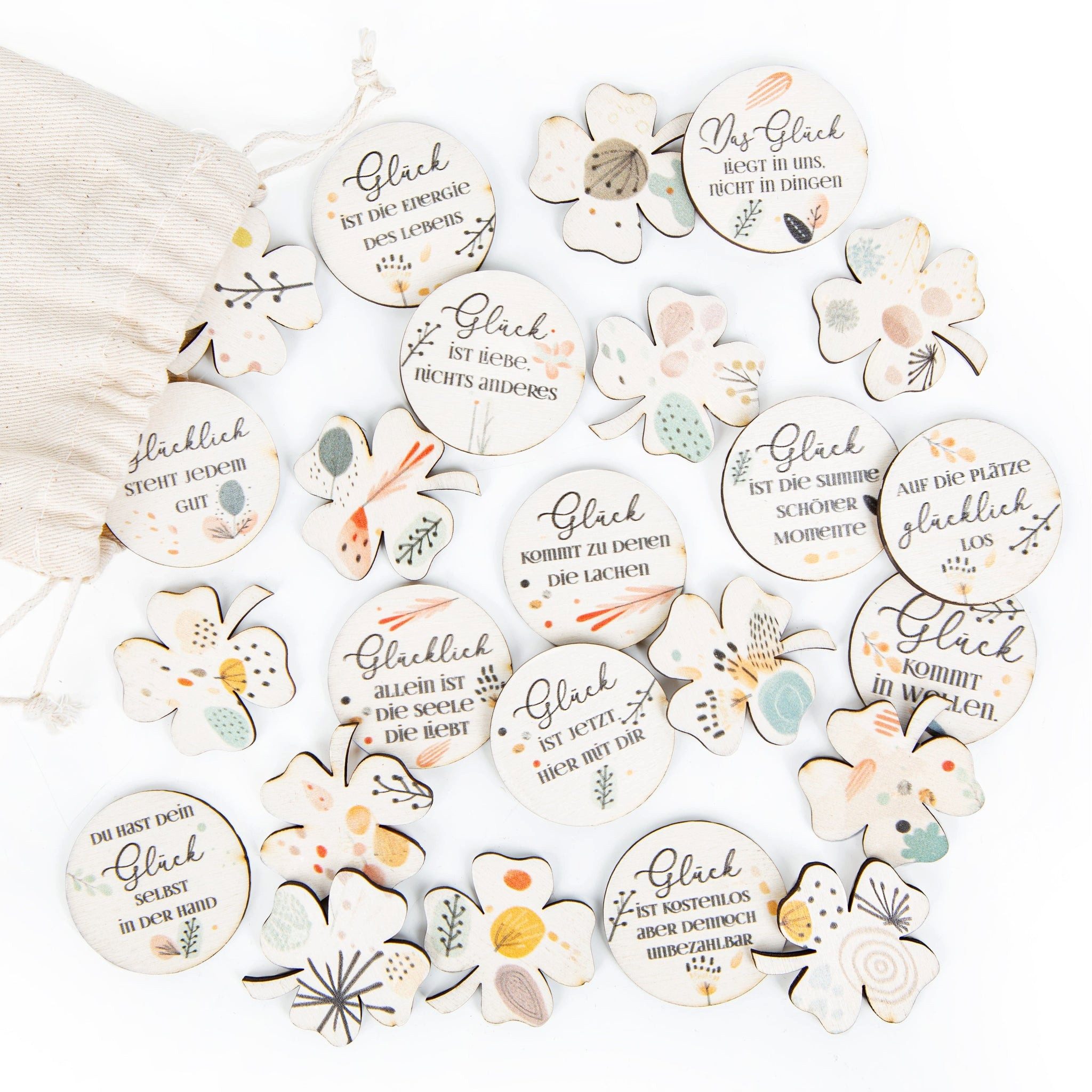 Logbuch-Verlag Dekofigur Tischdeko Set 24 TLG. Streudeko aus Holz Pastell Hochzeitsdeko 4 cm