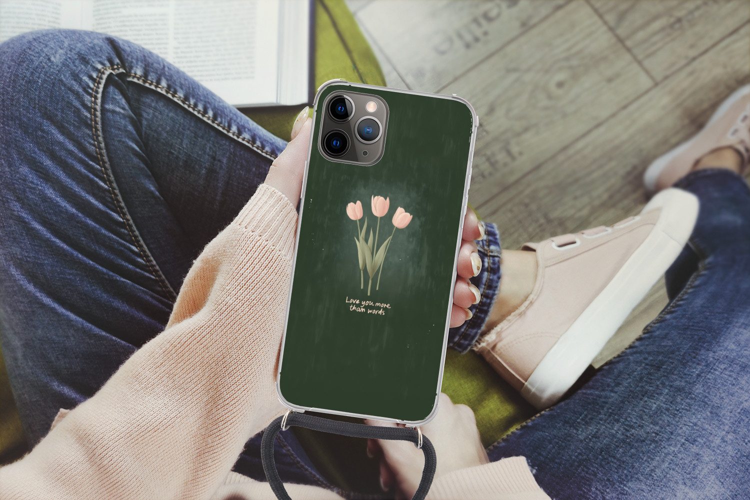 MuchoWow Handyhülle für Apple iPhone 13 Pro Max Tulpen - Rosa - Text - Liebe, Tragbare Handyhüllen mit Kette zum umhängen, Handykette Handyband