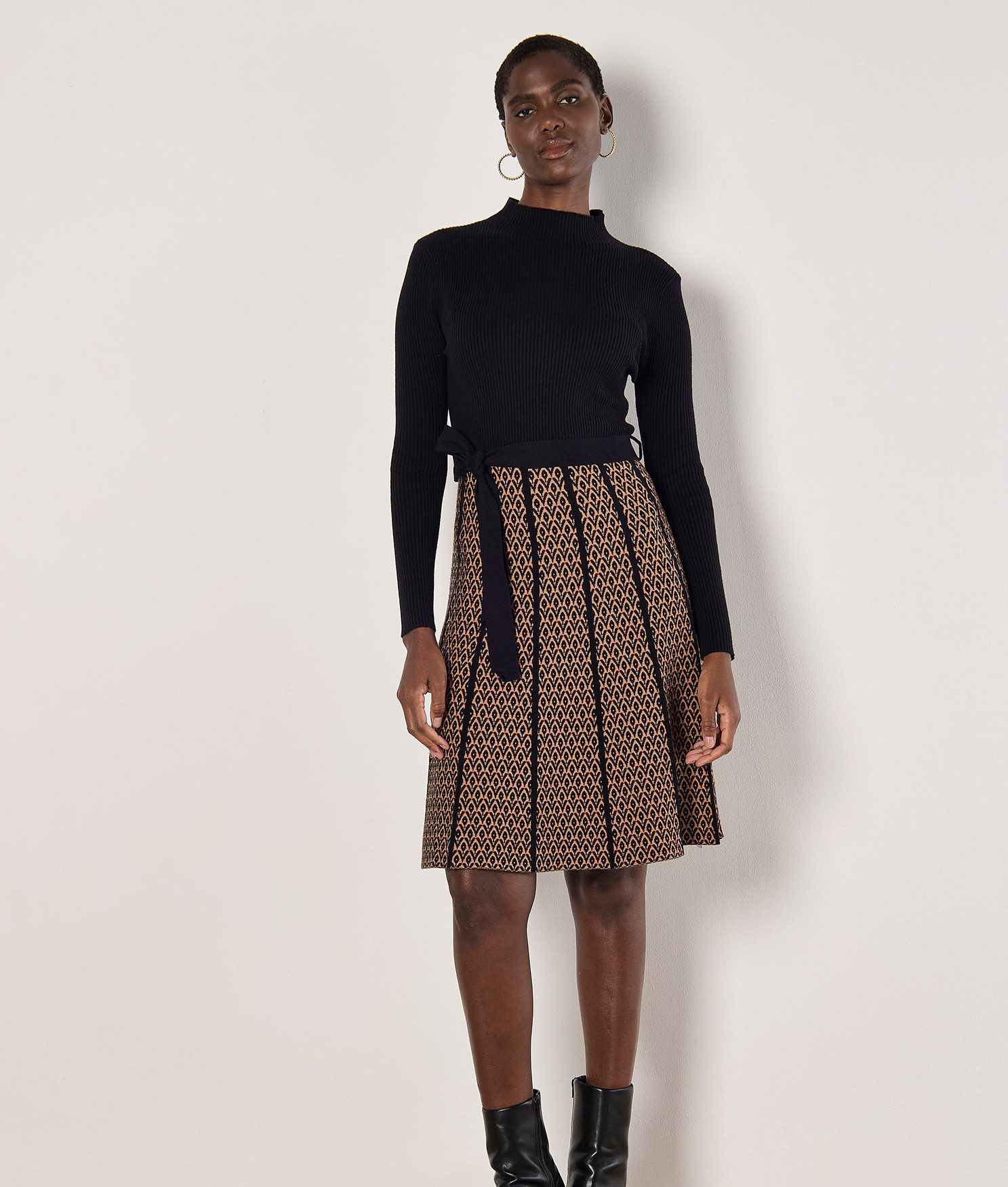 Apricot Strickkleid Fit and flare Kleid (2-tlg., mit Bindeband) mit Taillen günstig online kaufen