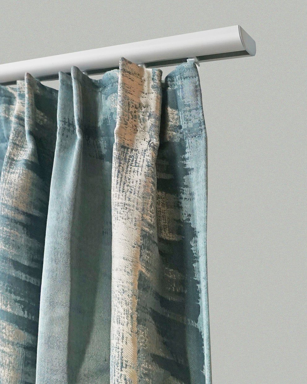 GARESA Gardinenschiene 400, 1-läufig, Wunschmaßlänge, mit Bohren, verschraubt, Aluminium, Kunststoff, Aluminiumschiene, schlicht, Deckenmontage, verlängerbar