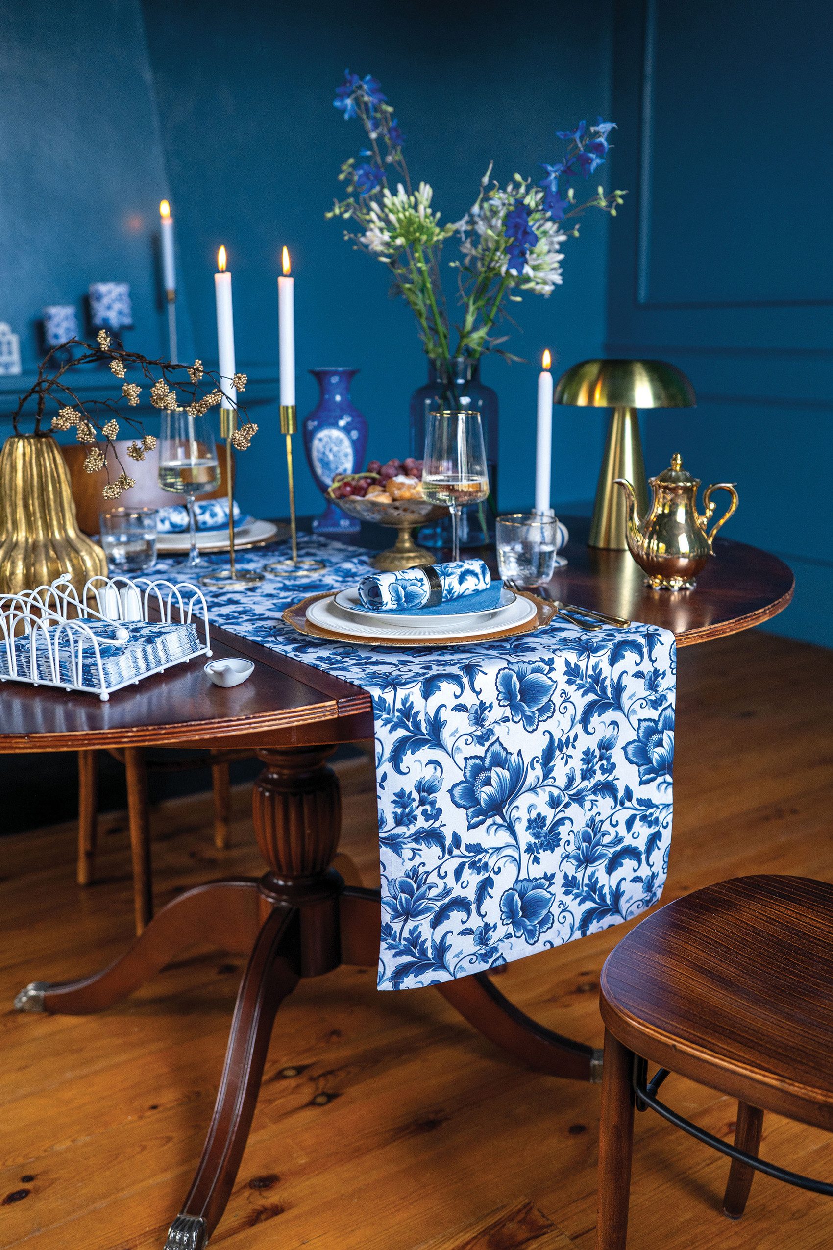Ambiente® Tischläufer Delft Blue florals (1-tlg, 1-teilig), Tischläufer Tis günstig online kaufen