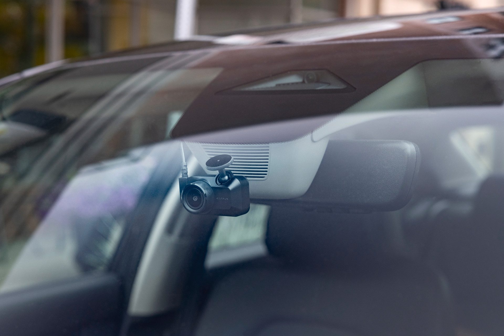 Garmin Kamerahalterung Klebehalterung (2024 Serie) für Dash Cam, (bis 4,5 Zoll)
