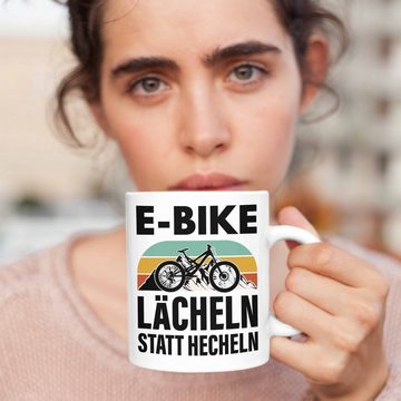 Trendation Tasse Trendation - Elektrofahrrad E-Bike Tasse mit Spruch Geschenk Ebike Lustige Geschenke Kaffeetasse Rentner