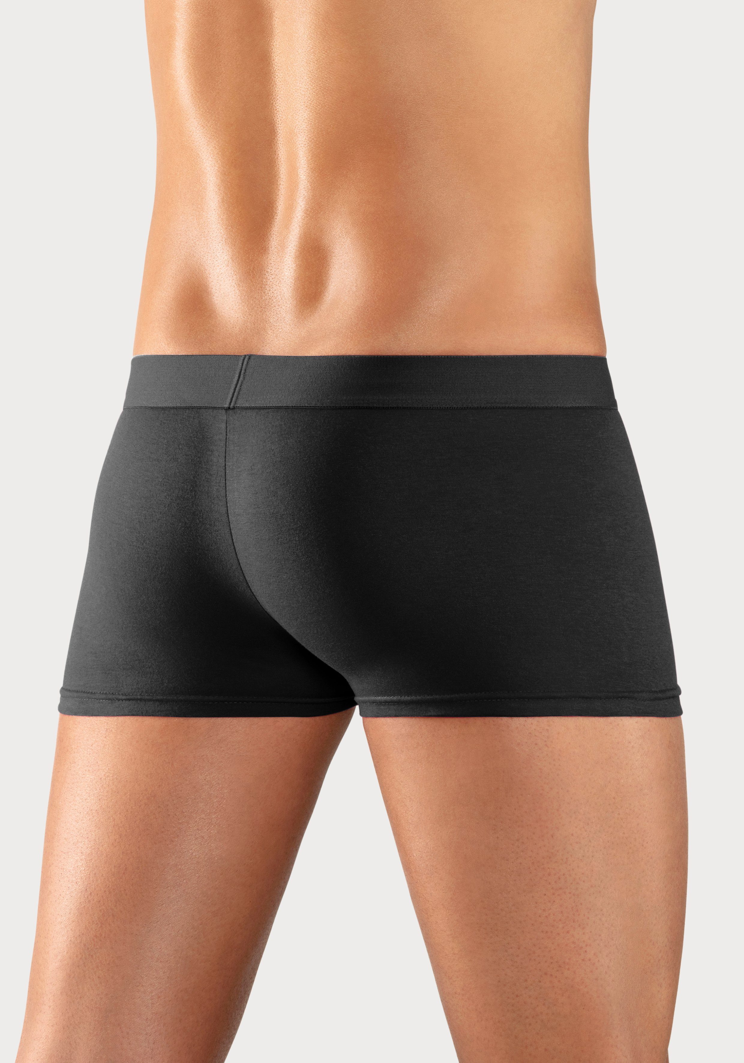 H.I.S Hipster (Packung, 5-St) knapp sitzende Boxershorts am Webbund mit Logoschriftzug mit 3D Effekt