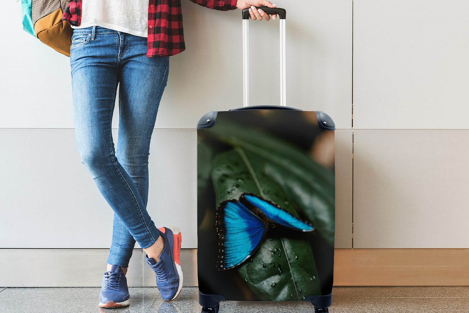 Darstellung 4 auf blauen für Handgepäck eines grünen, Reisetasche Handgepäckkoffer mit Schmetterlings Reisekoffer Ferien, Trolley, Rollen, Abstrakte einem MuchoWow rollen,