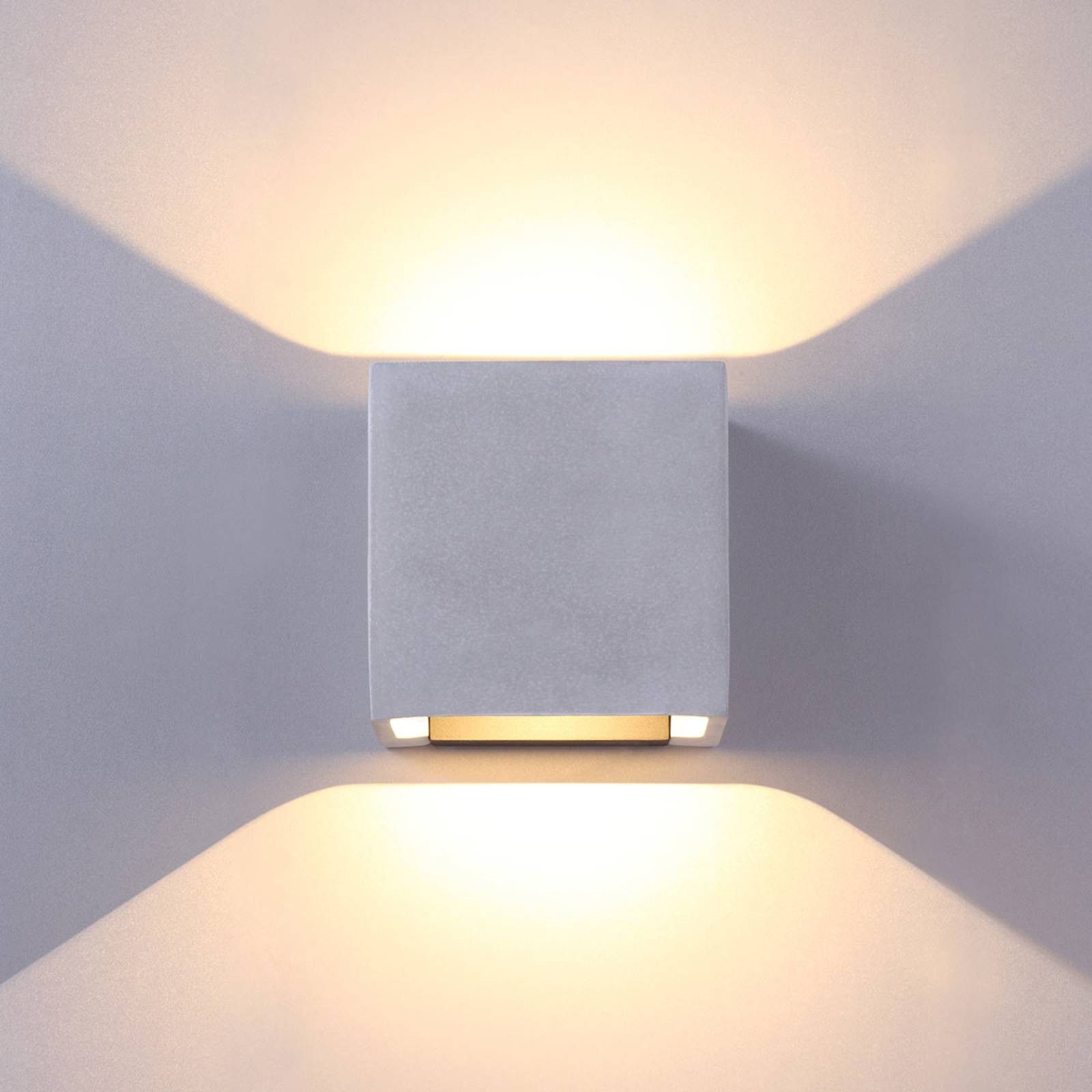 Lucande Außen-Wandleuchte Riak, 2 x 5,4 W LED, warmweiß