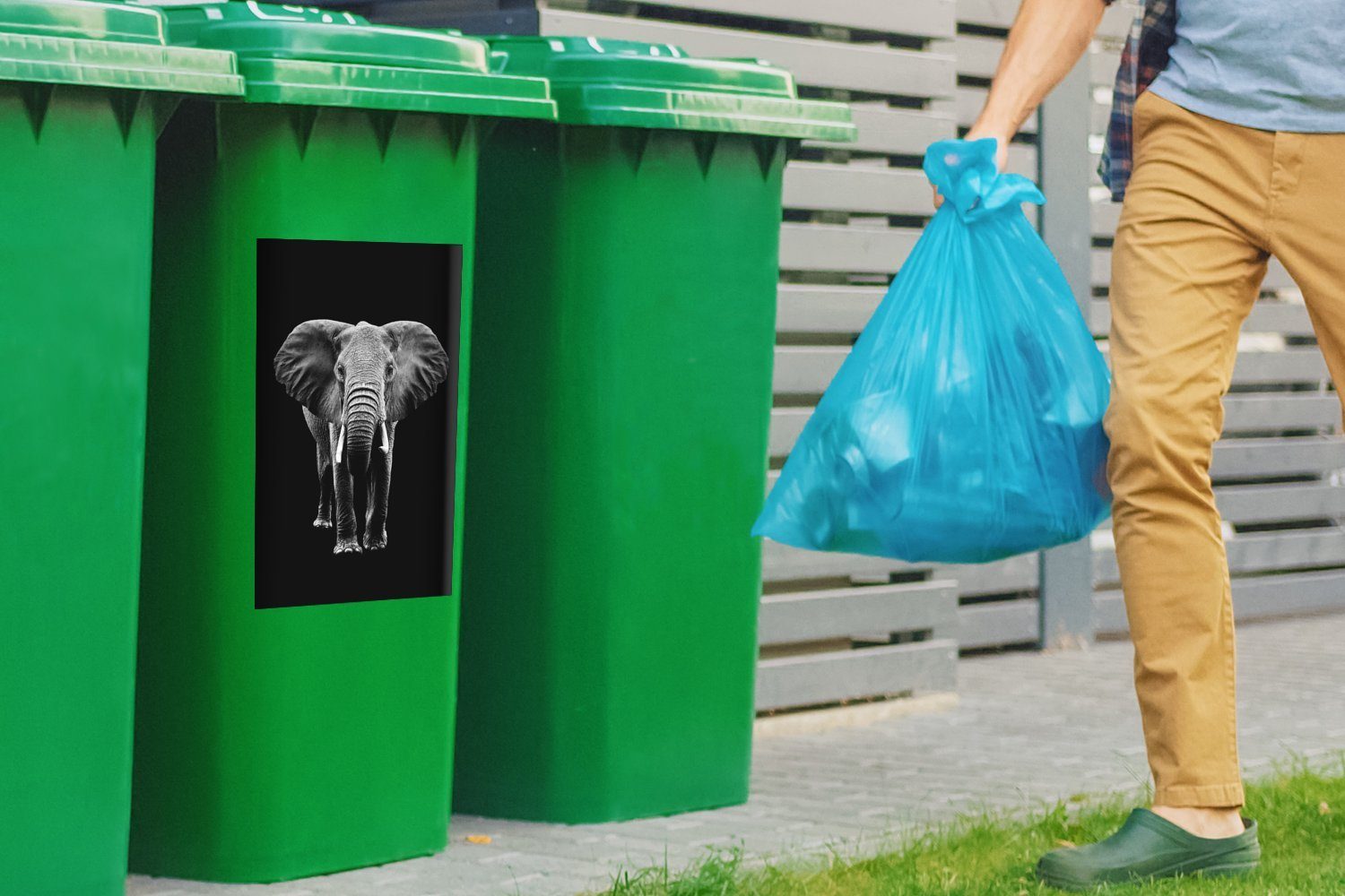 Ohren Mülleimer-aufkleber, großen Sticker, (1 Abfalbehälter mit Elefant Wandsticker schwarzem MuchoWow schwarz Mülltonne, Container, Hintergrund weiß und St), - vor