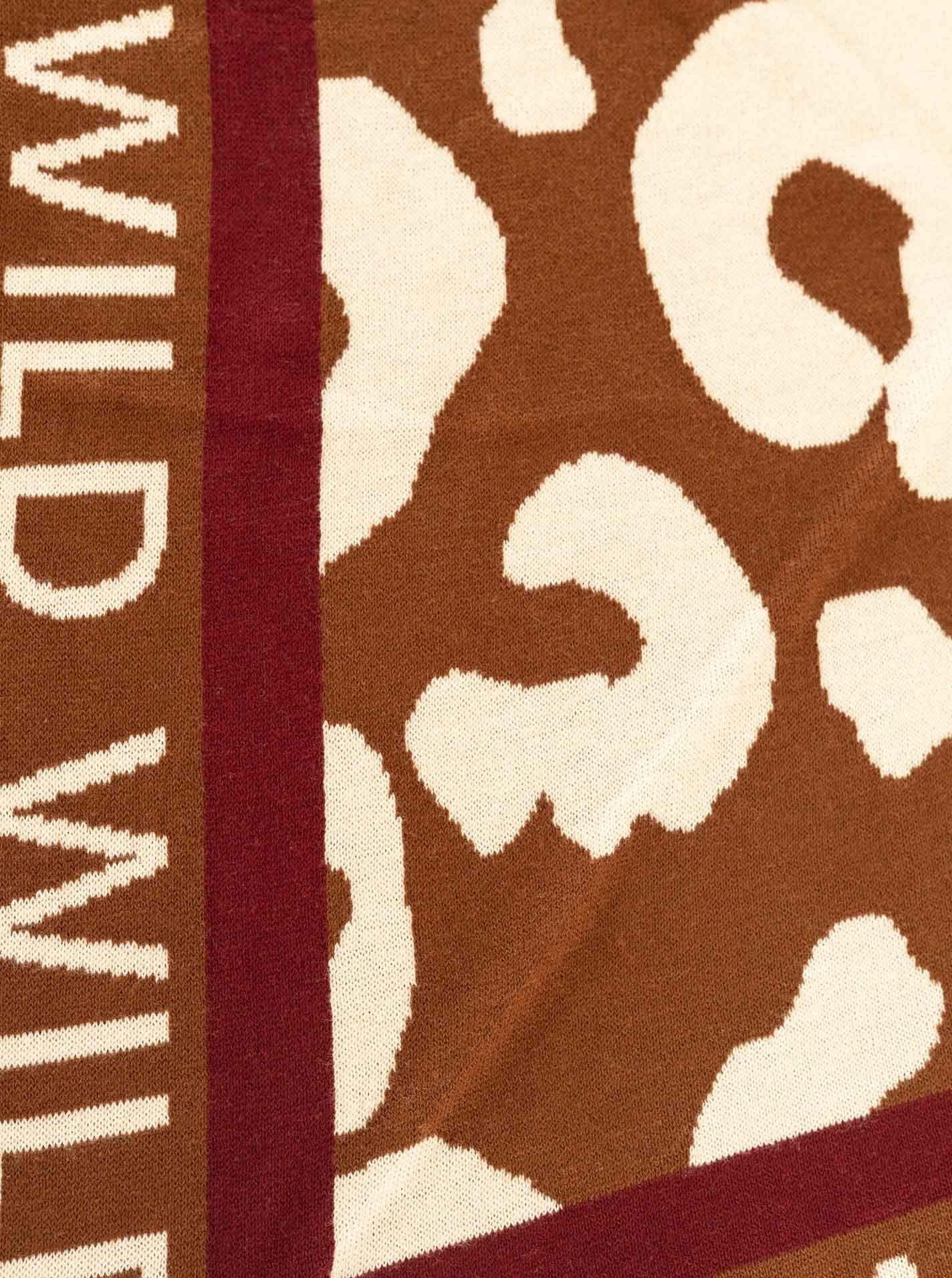 Zwillingsherz Dreieckstuch "WILD Leo", Animal-Muster, klassische Dreiecksform, Schriftzug am Rand