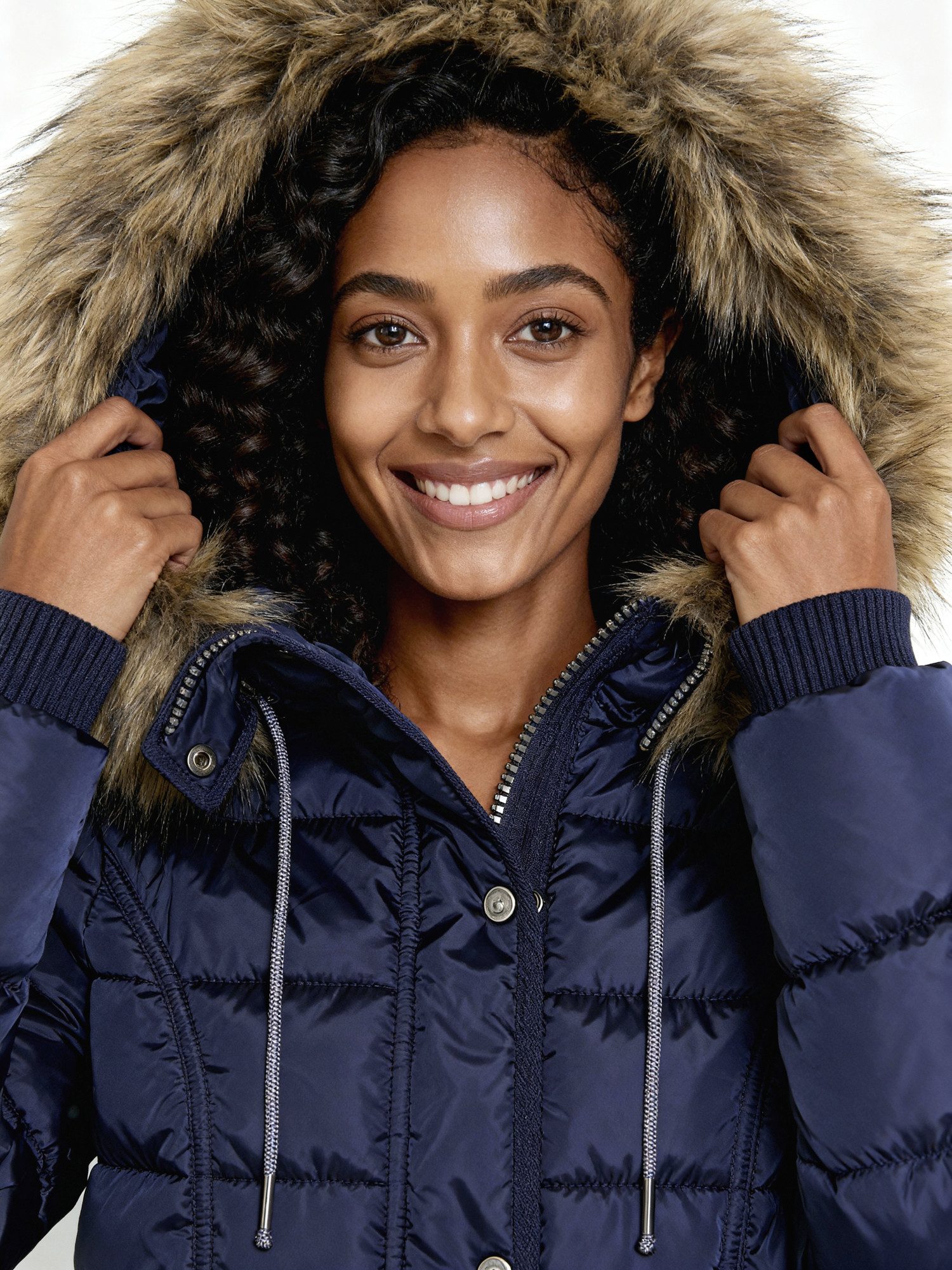 KangaROOS Steppjacke figurbetonter Schnitt, mit Reißverschlusstaschen günstig online kaufen