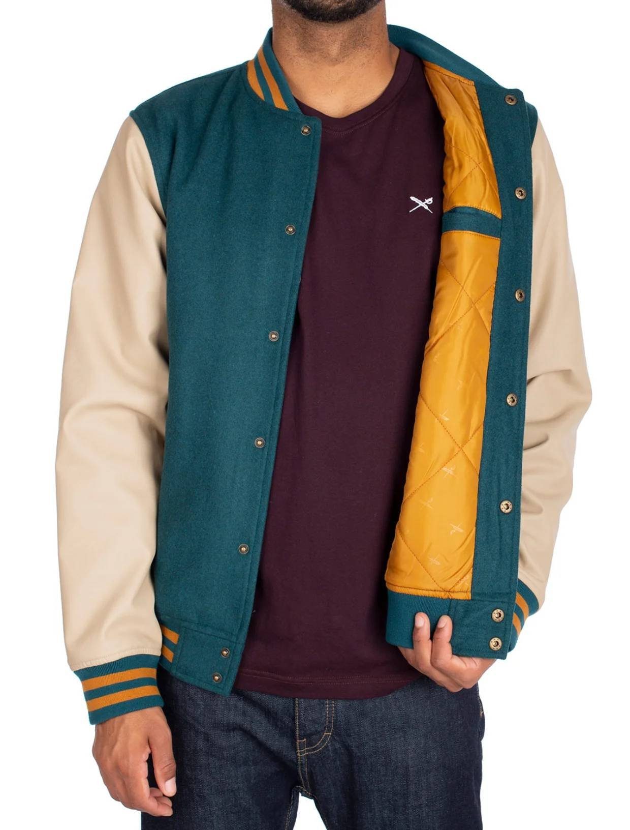 iriedaily Collegejacke Jacke Iriedaily Varsity (1-St) Kontrastfarbene Kunstlederärmel