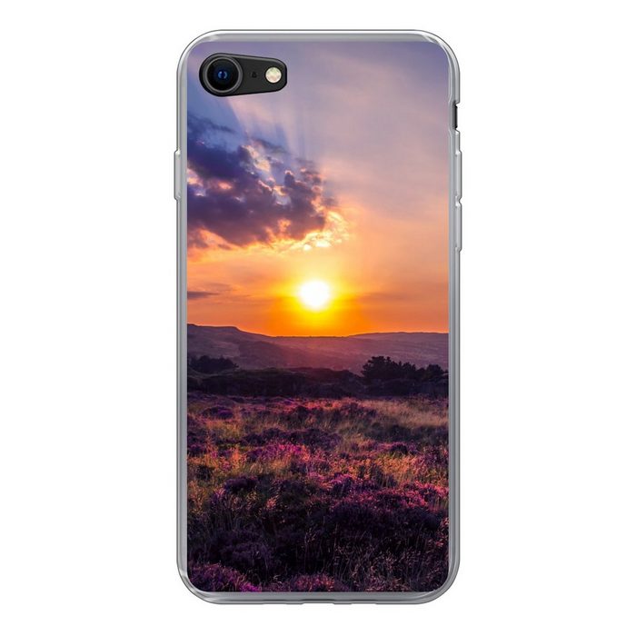 MuchoWow Handyhülle Sonnenuntergang in der Heidelandschaft Handyhülle Apple iPhone 8 Smartphone-Bumper Print Handy Schutzhülle
