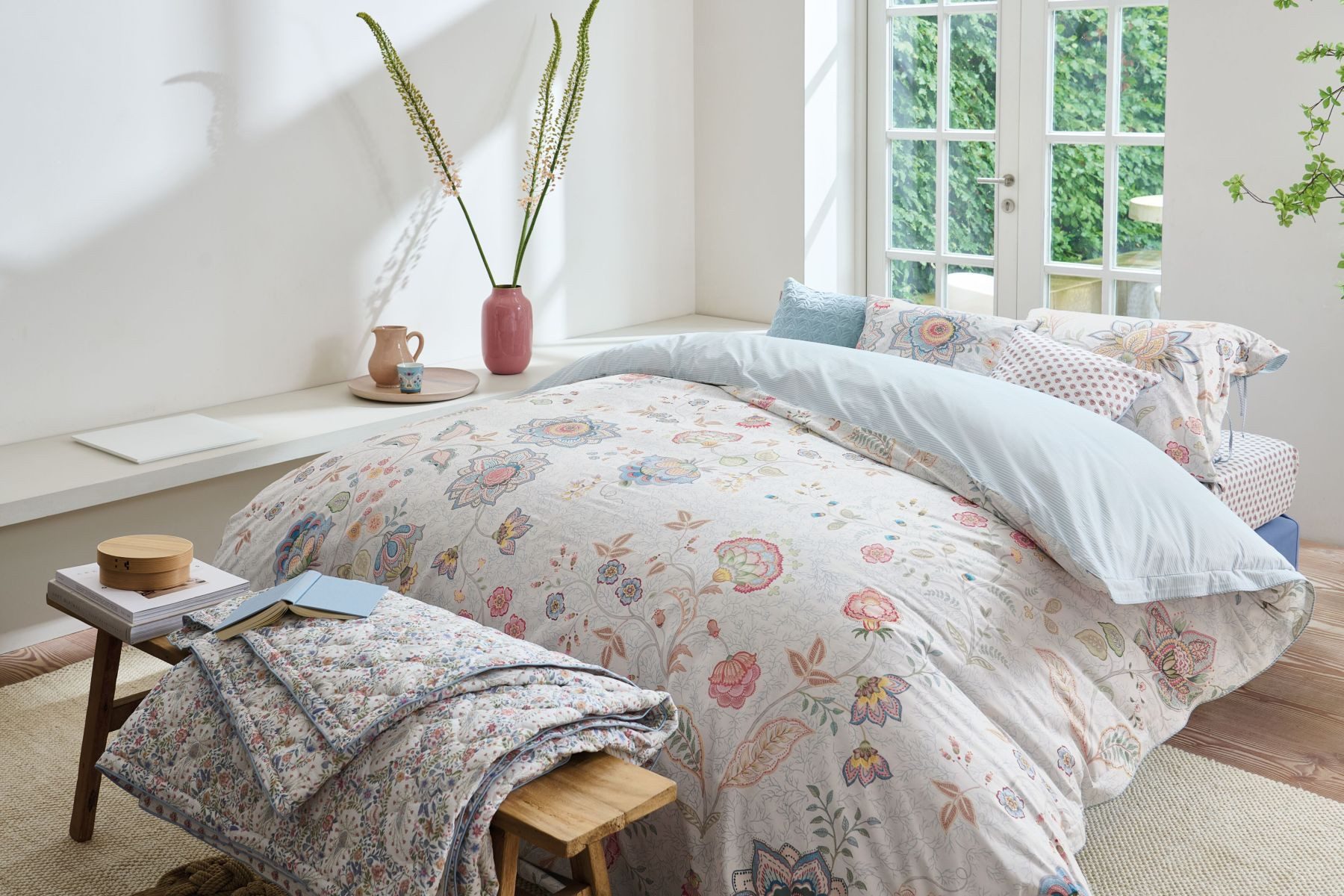 PiP Studio Dekokissen Dekokissen PIP Kairi Bloom Quilted Light Blue 45x70 Hellblau, 45 x 70 cm