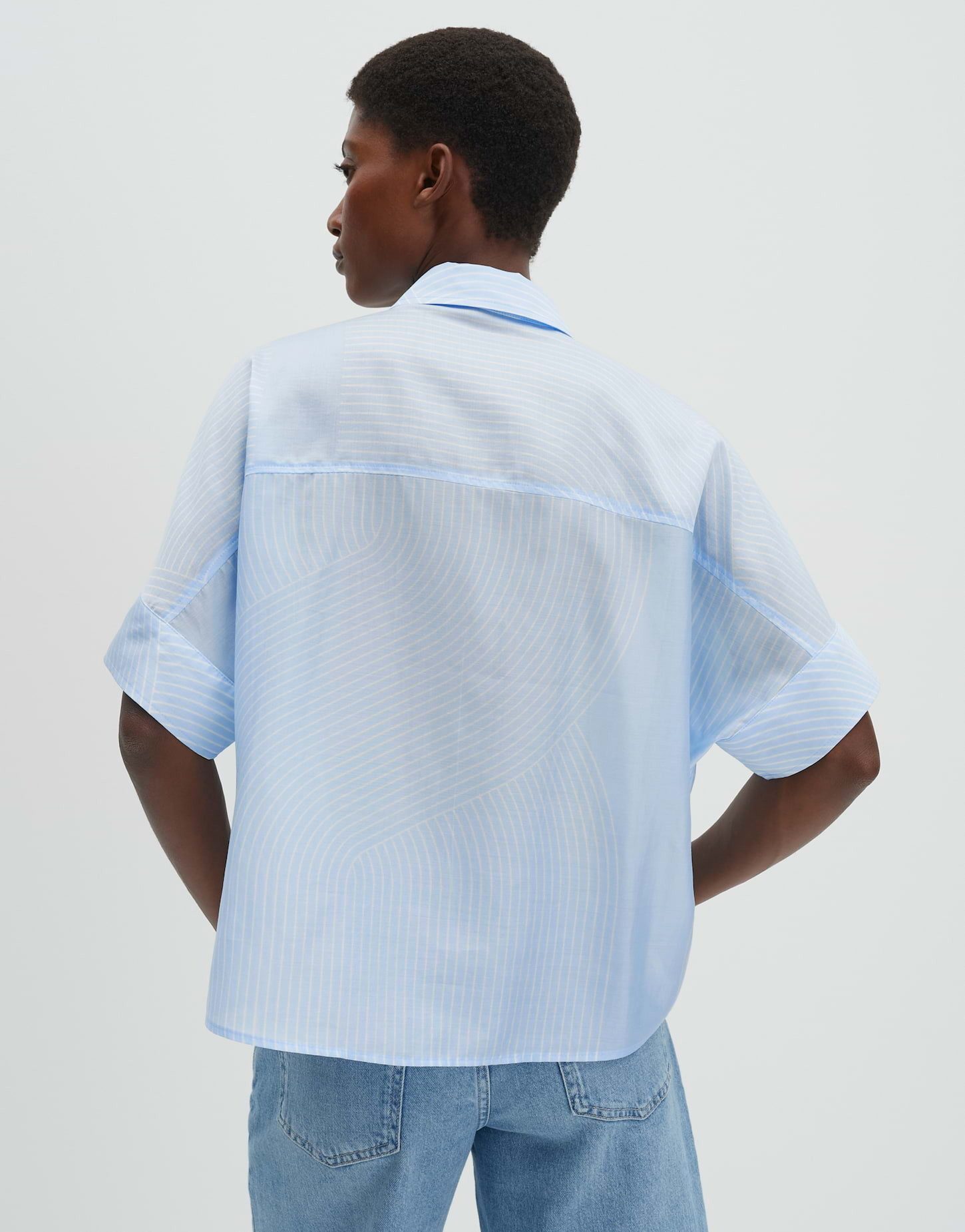 someday Kurzarmbluse Zulin aus Satin mit Print Verdeckte Leiste, Passe im Rücken für cleanen Fall