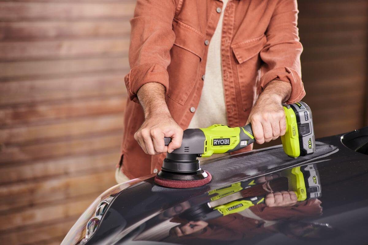 Ryobi PRO ONE+ 18V Cordless Random Orbital Polisher, ideal for car detailing, 3000 rpm, 7500 rpm max.
