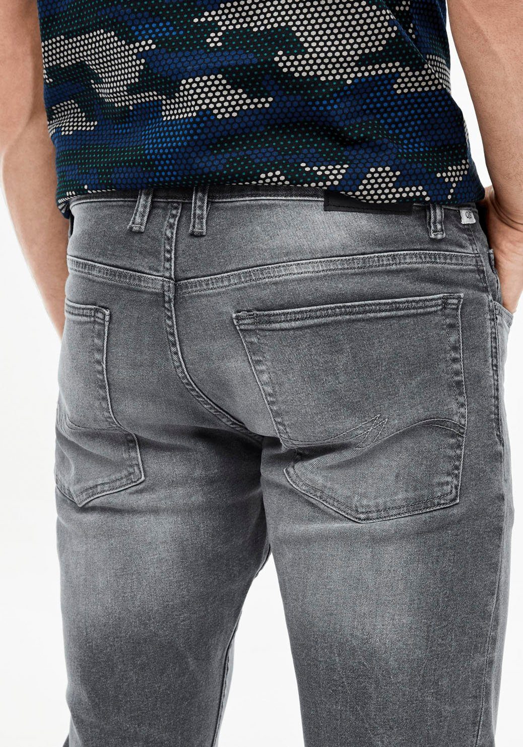 leichten Abriebeffekten grau 5-Pocket-Jeans QS mit