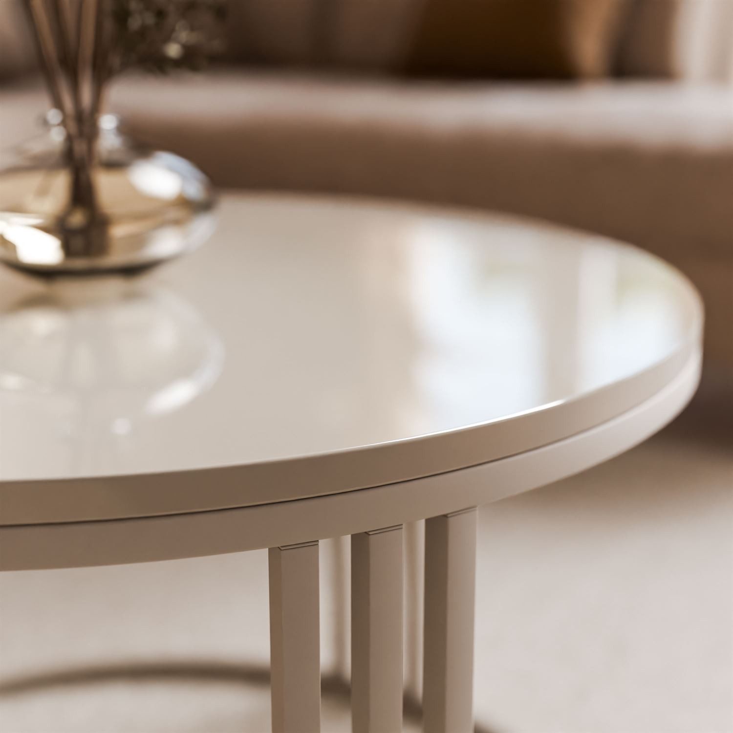 Lookway Couchtisch LORI HOCHGLANZ, runder Couchtisch mit kaschmirfarbenem Gestell (1x Tisch)