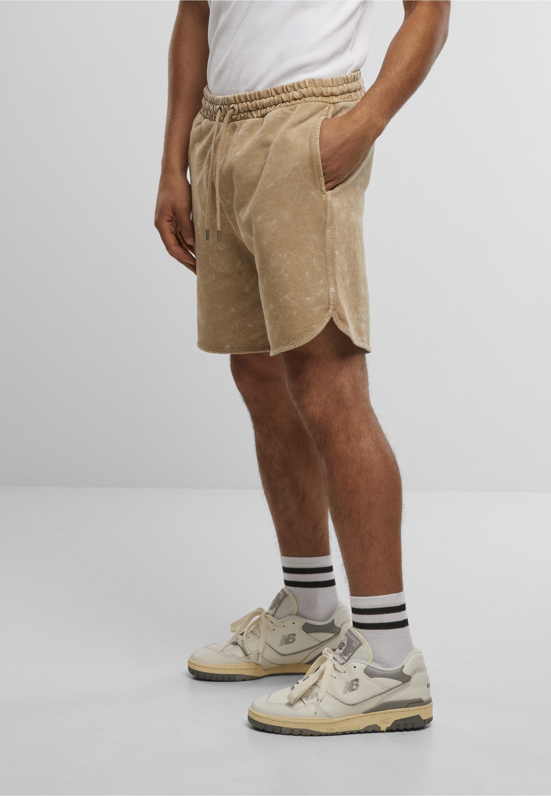 URBAN CLASSICS Sweatshorts Urban Classics Washed Piped Shorts (1-tlg) – Bild 4 von 5