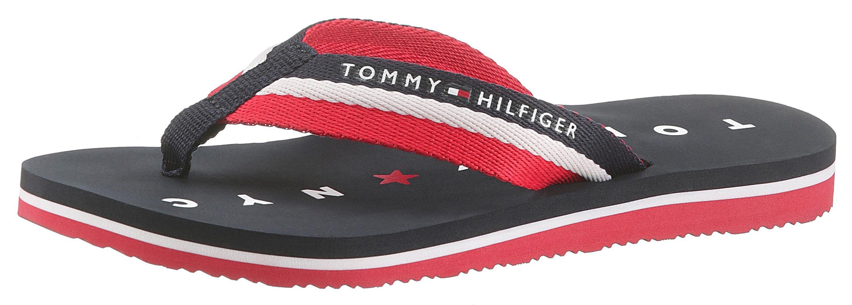 ausf NY Logo BEACH blau-weiß-rot mit TOMMY Hilfiger der SANDAL LOVES Laufsohle Tommy Zehentrenner