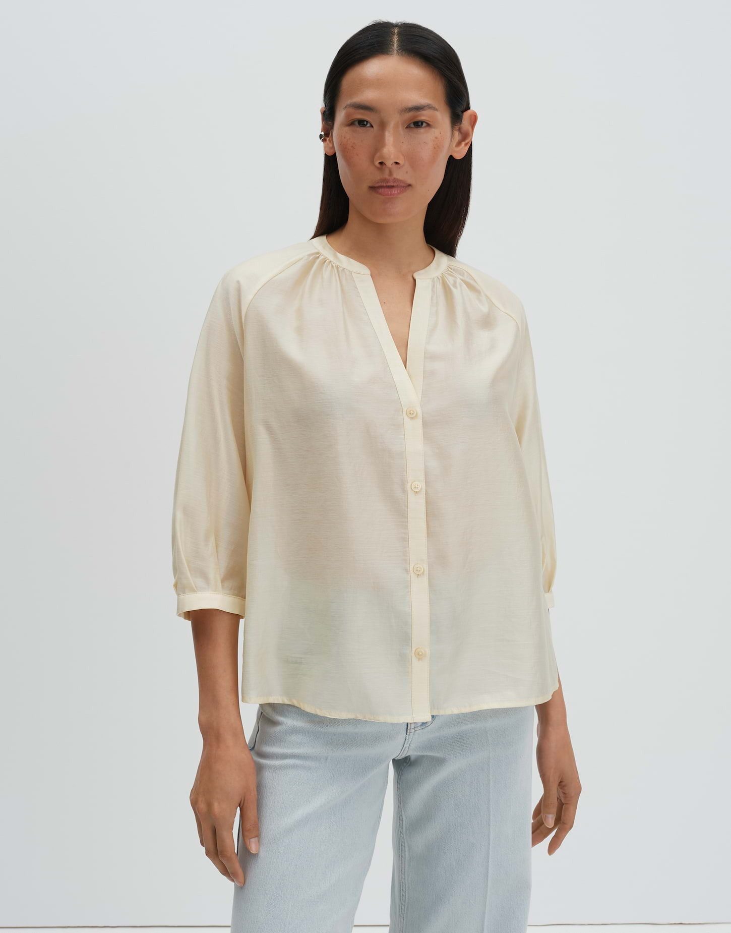 someday Kurzarmbluse Zamida aus Lyocell-Mix V-Schlitz am Rundhals, Ballonärmel für Leichtigkeit