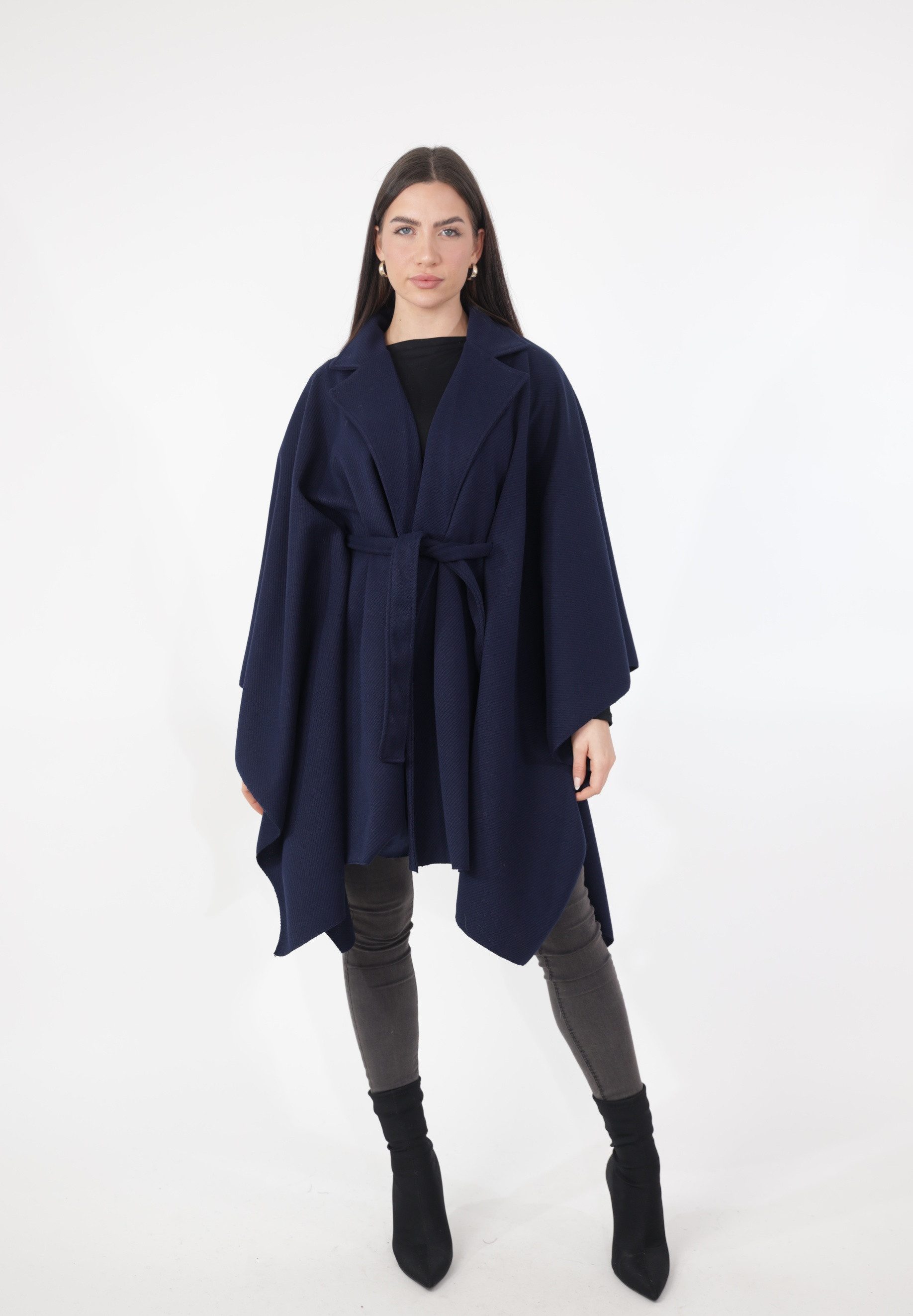 Elara Poncho Mantel