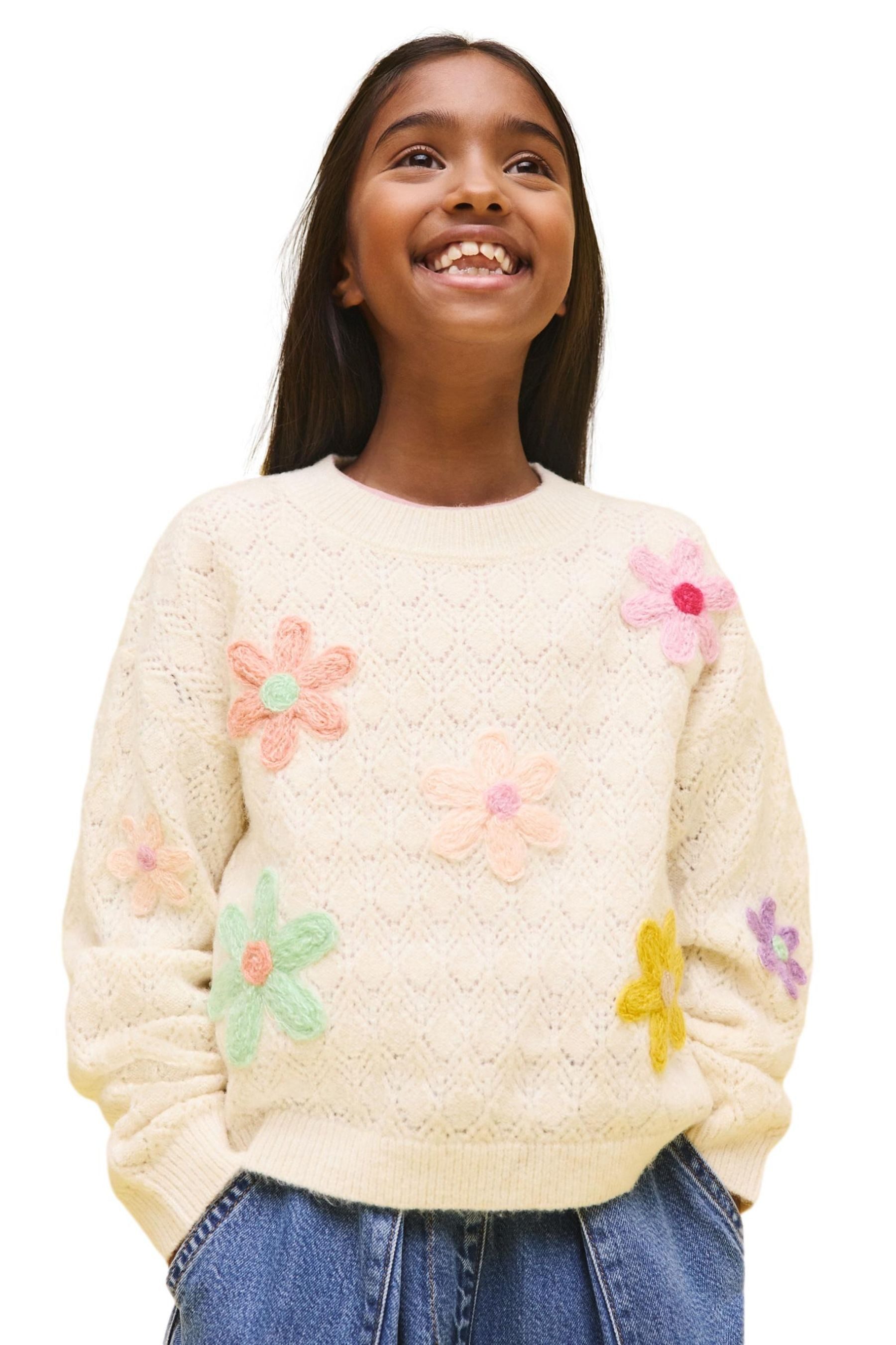 Next Strickpullover Pullover mit Blumenstickereien in 3D-Optik (1-tlg)