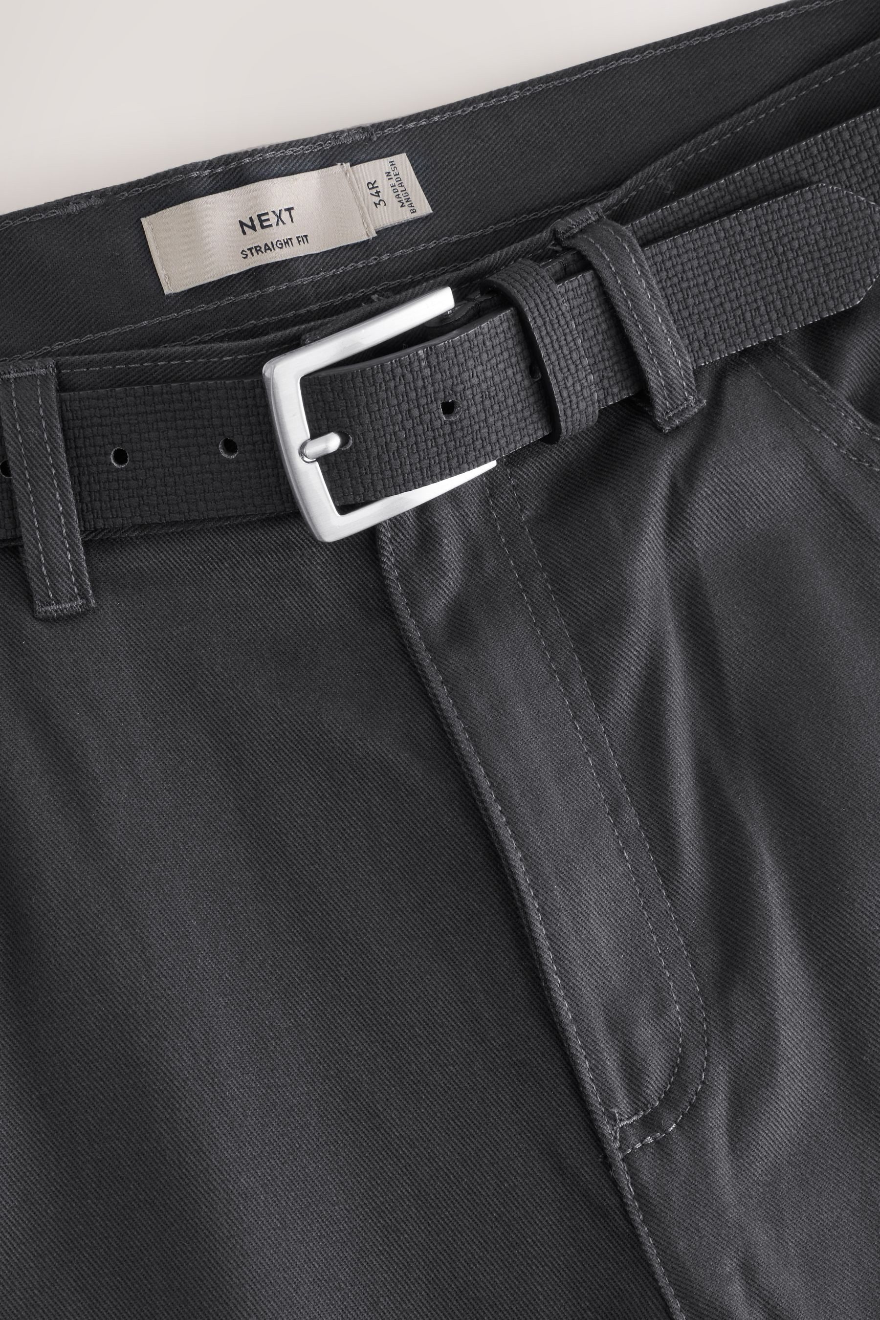 Next Chinohose Edle angeraute Straight Fit Chinohose mit Gürtel (1-tlg)