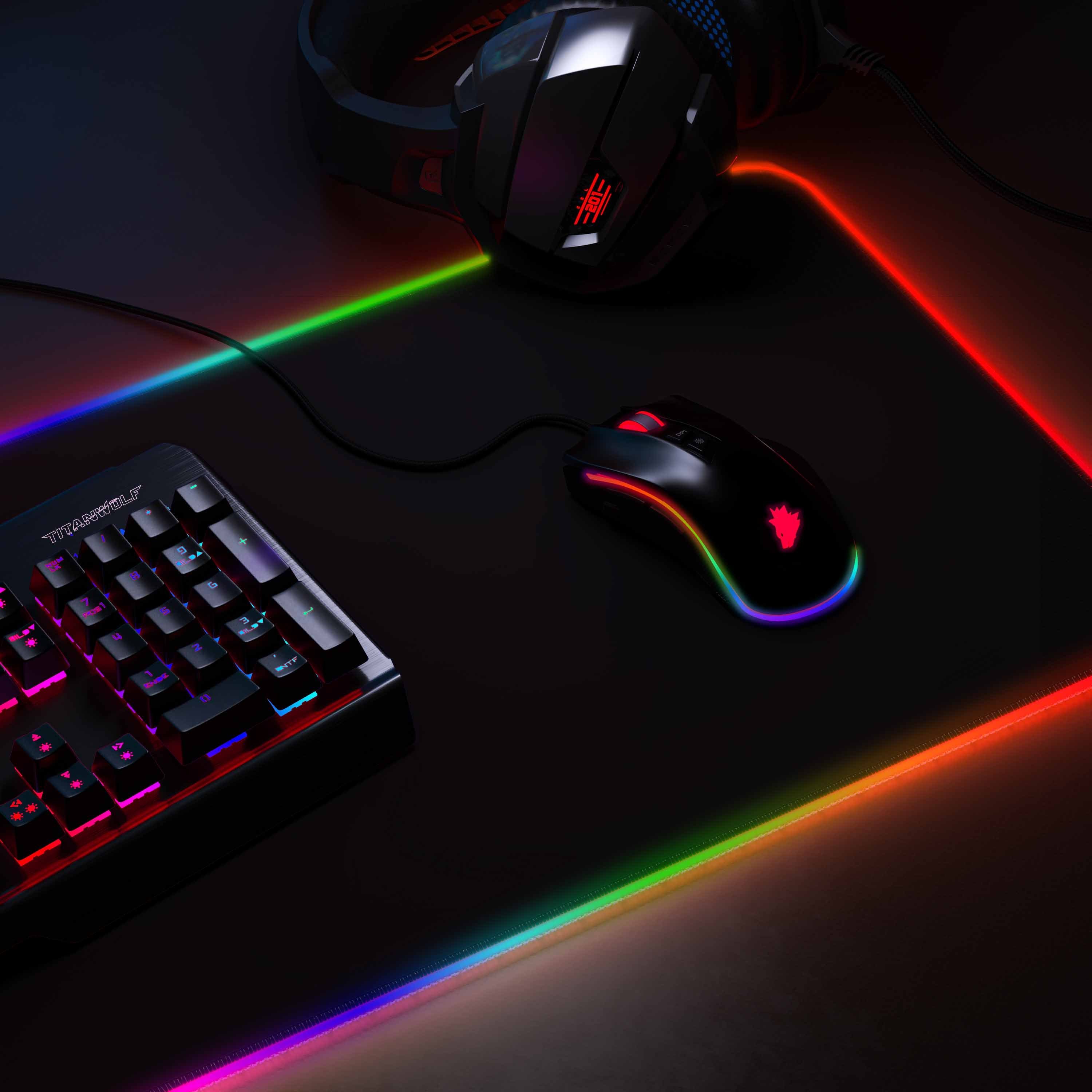 Titanwolf Gaming Mauspad RGB Mousepad 800 x 300 x 3 mm, LED Multi Color XL Tischunterlage, rutschfest, abwaschbar, Geschwindigkeit & Präzision, Emblem rot