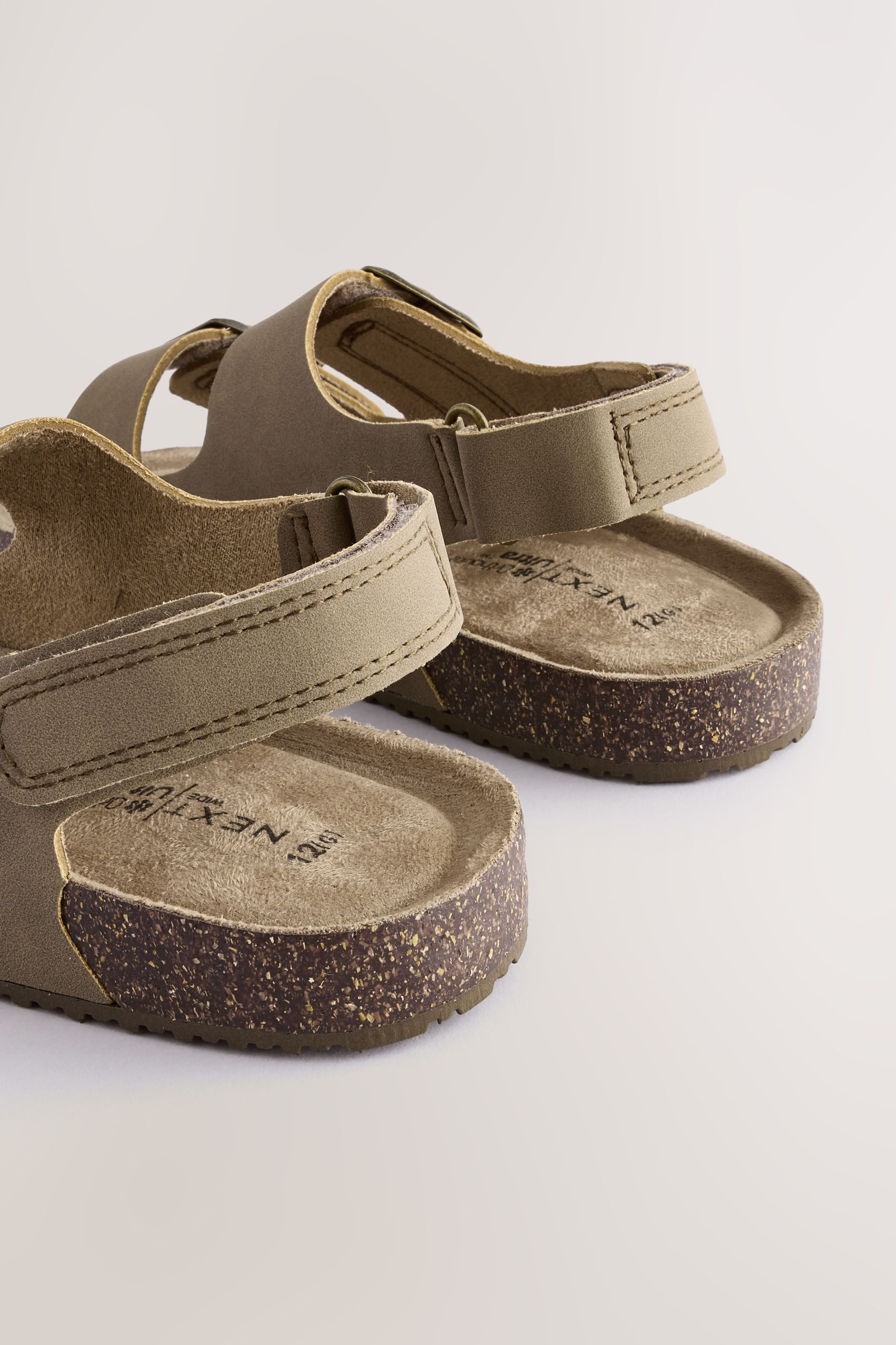 Next Sandalen mit Klettverschluss, weite Passform Sandale (1-tlg)