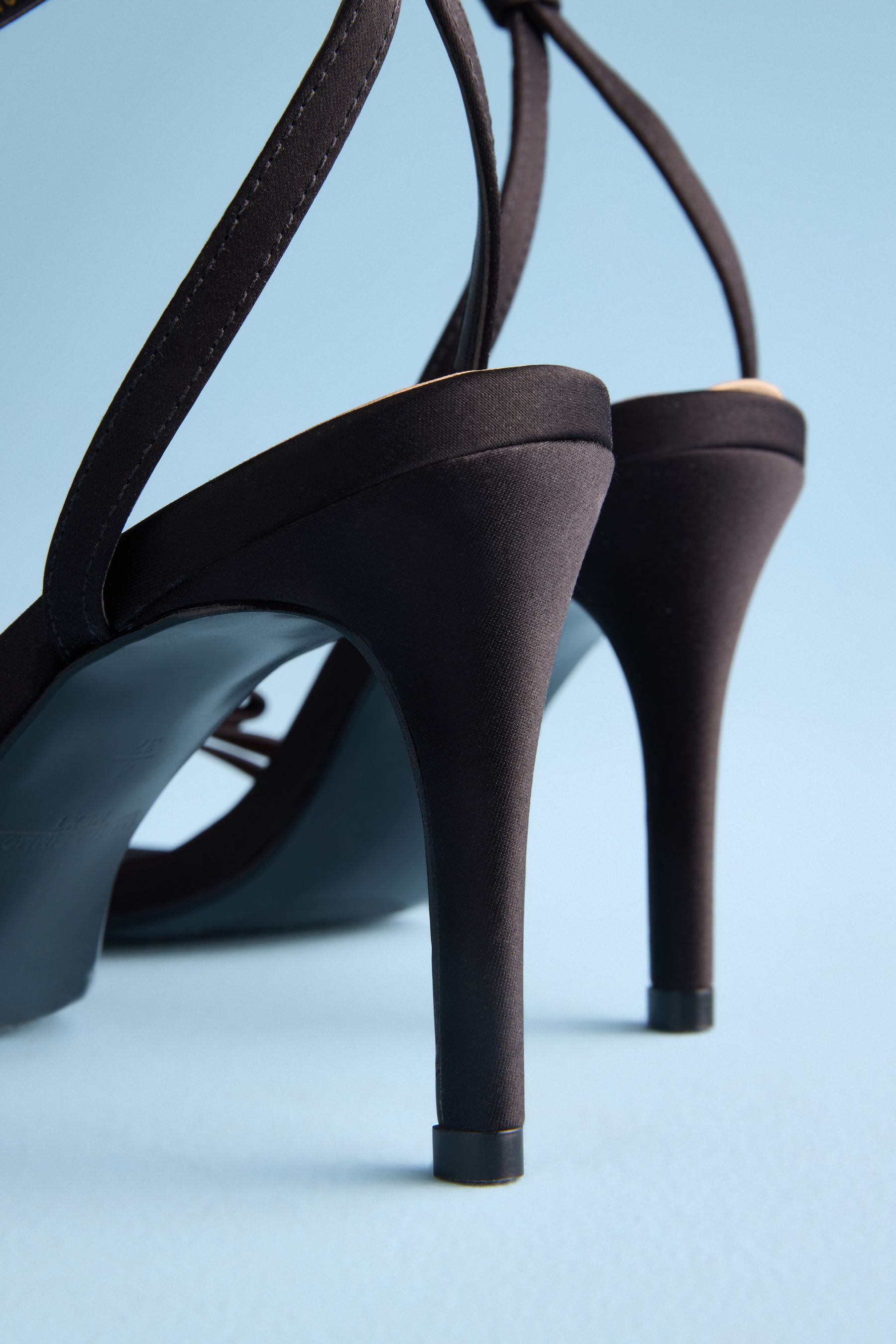 Next Tabitha Simmons Siren Sandaletten mit Schleife High-Heel-Sandalette (1-tlg)