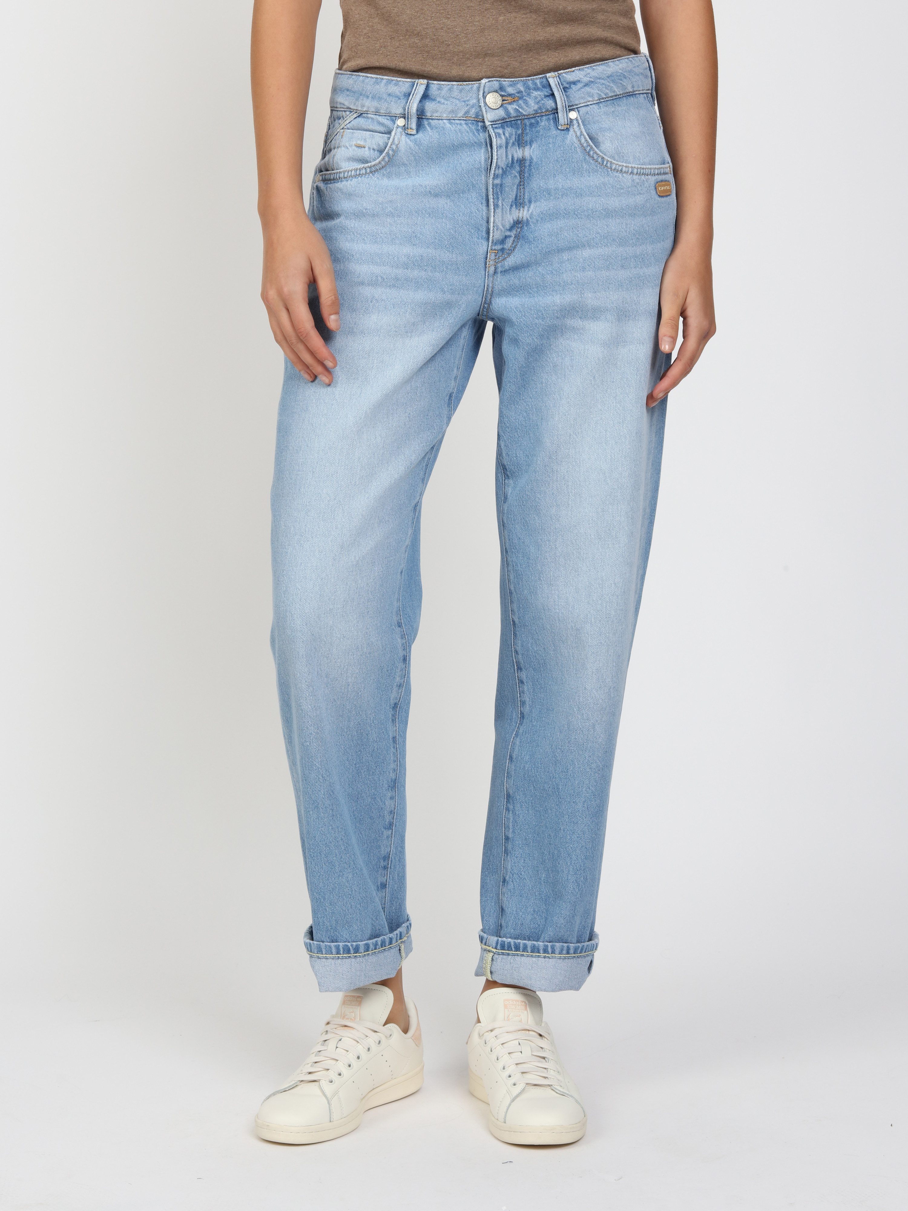 GANG Straight-Jeans 94THELMA mit Detail oberhalb der Münztasche