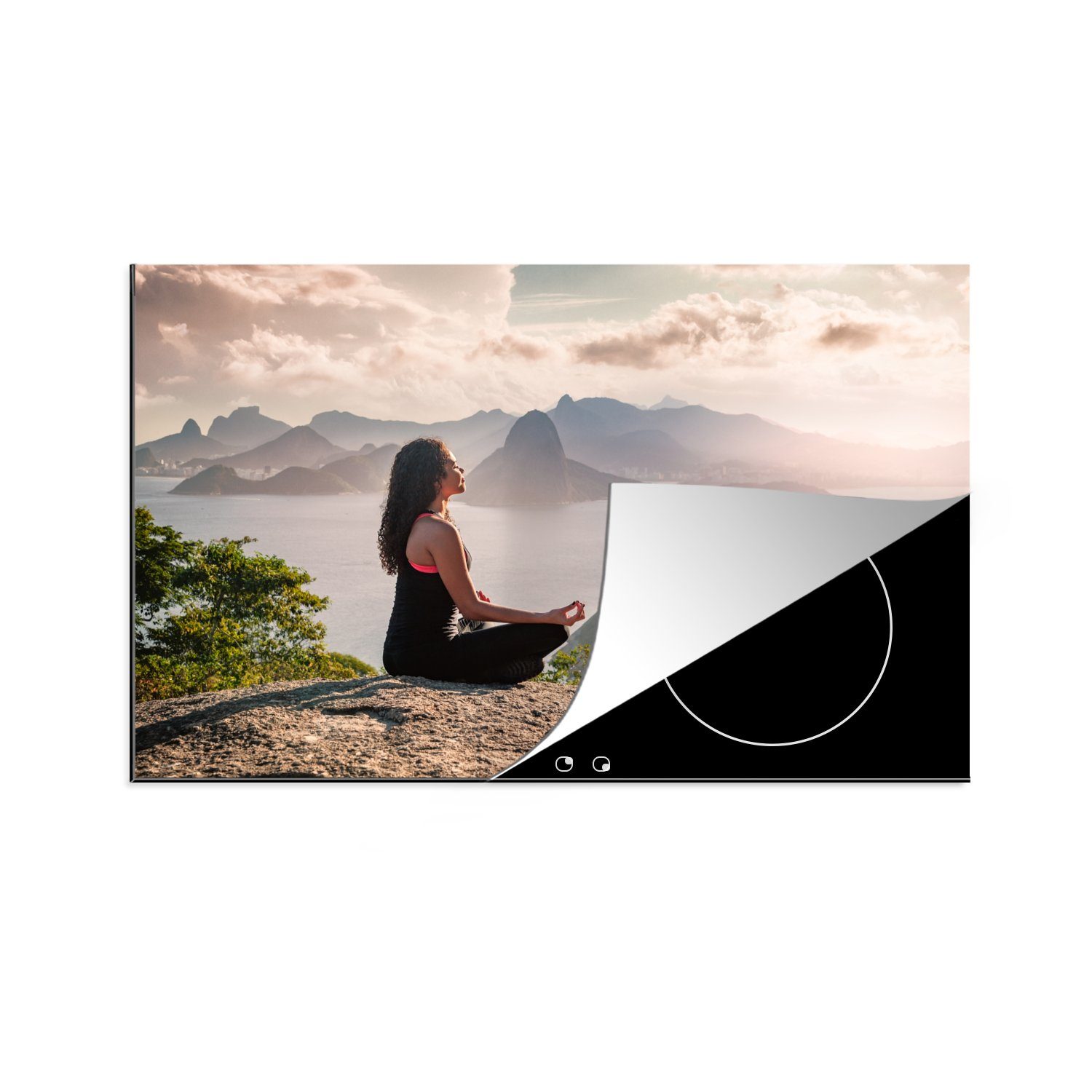 MuchoWow Herdblende-/Abdeckplatte Eine Frau macht Yoga in der Natur, Vinyl, (1 tlg), 81x52 cm, Induktionskochfeld Schutz für die küche, Ceranfeldabdeckung