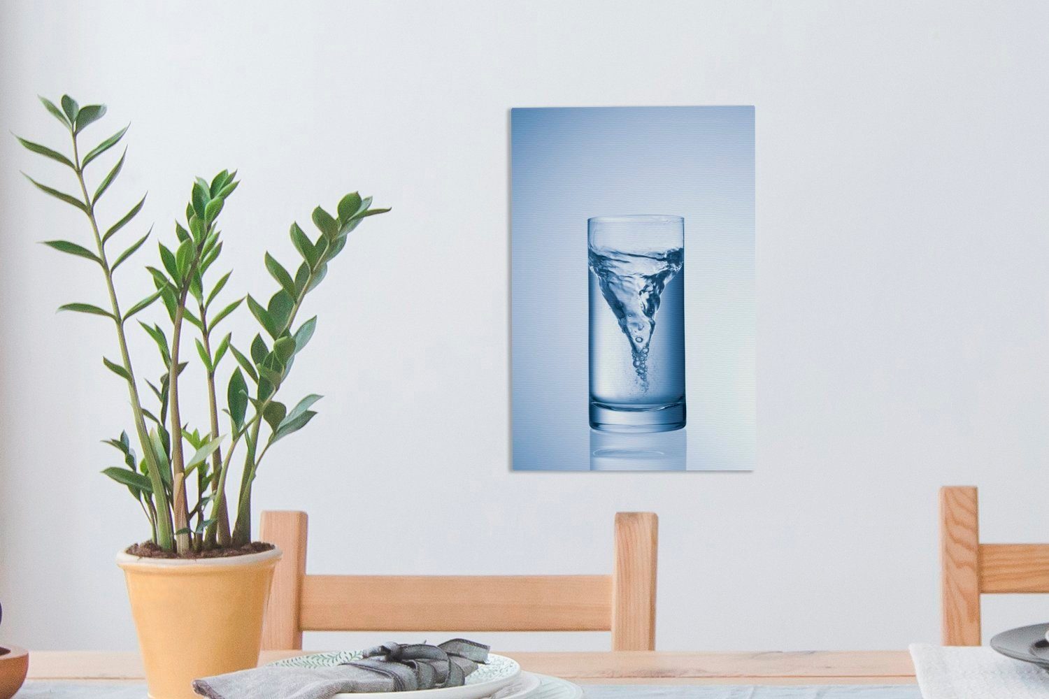 Gemälde, Strudel OneMillionCanvasses® in St), (1 inkl. Ein 20x30 bespannt fertig Glas einem Leinwandbild Zackenaufhänger, Leinwandbild Wasser, cm