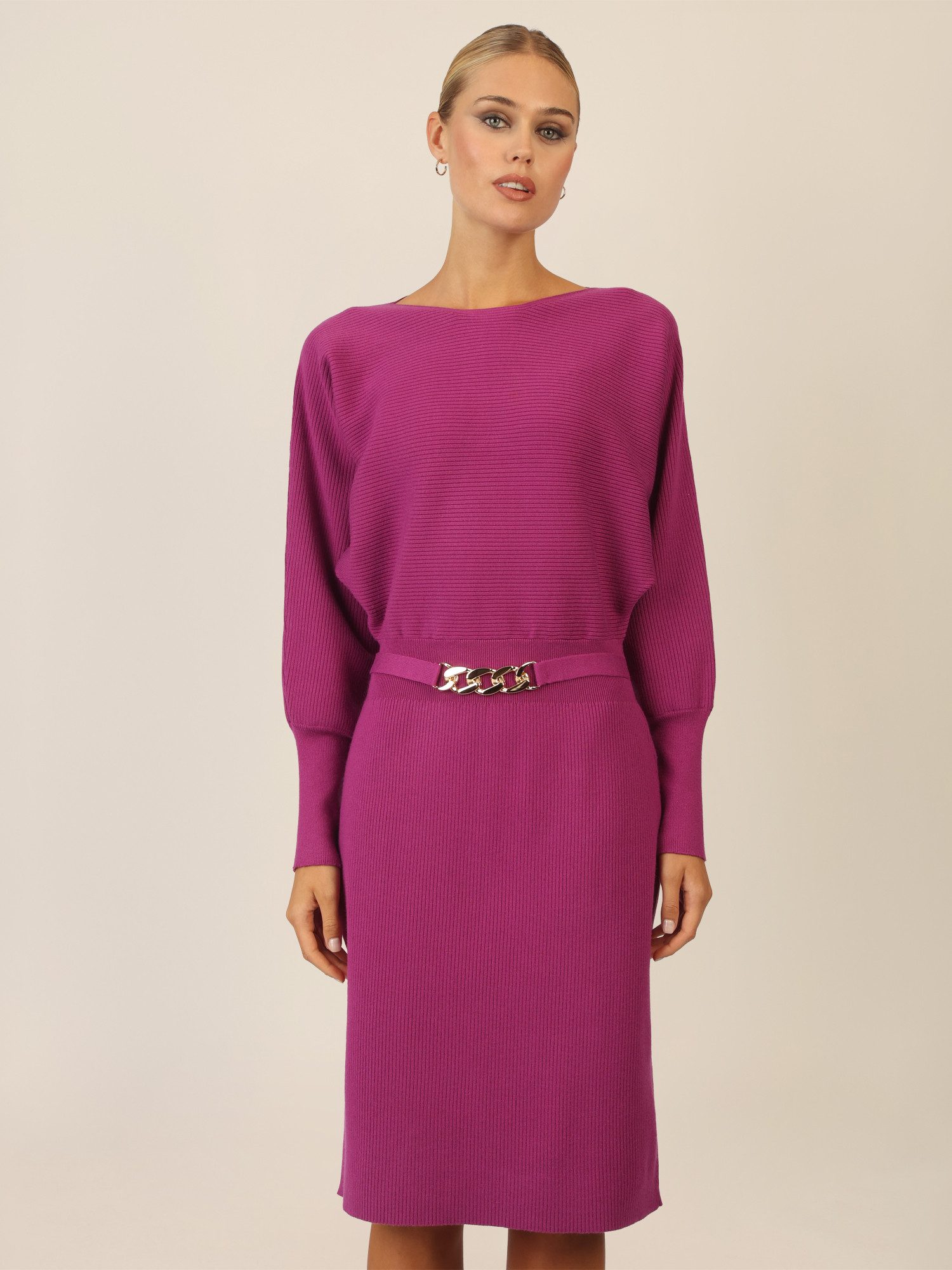 Apart Strickkleid mit Gliederkette Detail Gürtel günstig online kaufen