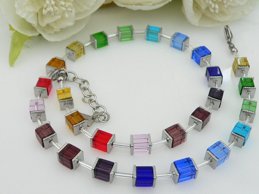 traumschmuck Collier 229. Würfelkette Halskette Cube rot rosa, grün blau gelb lila türkis (incl. Schmuckbox), handgefertigt, Made in Germany