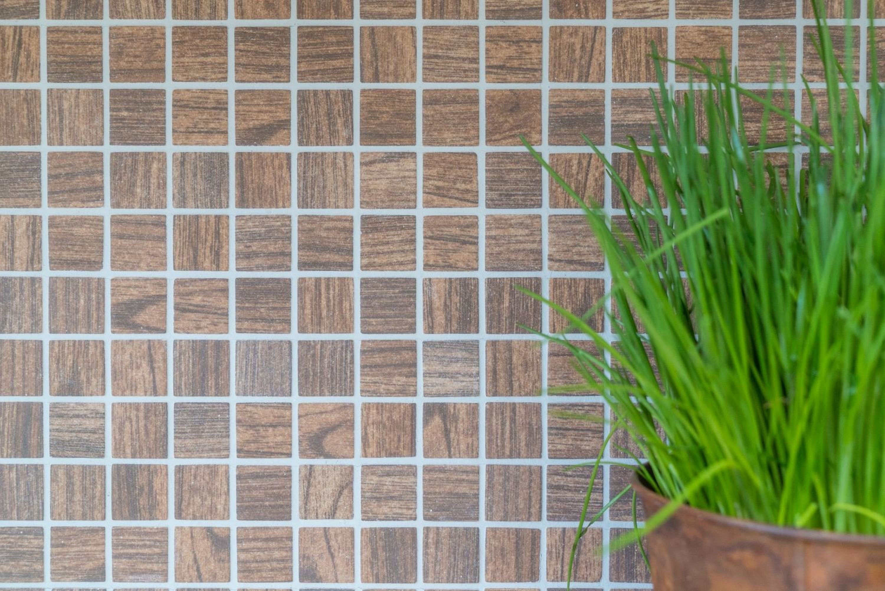 Mosani Mosaikfliesen braun Wandbelag Recycling Glasmosaik Nachhaltiger Holzstruktur