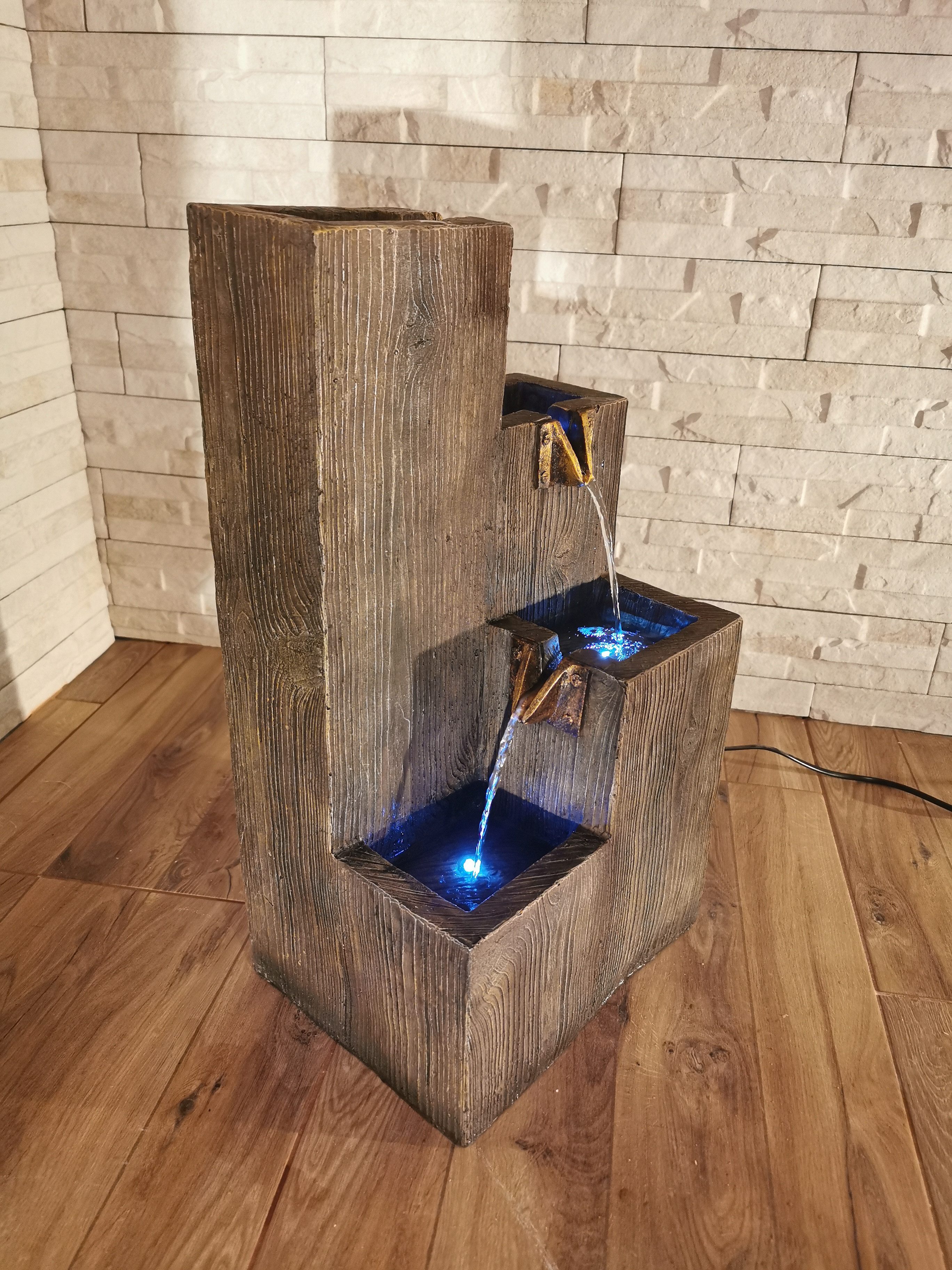 Wehmann Gartenbrunnen Elegance, Holzdesign blaues Licht, extra langes Kabel