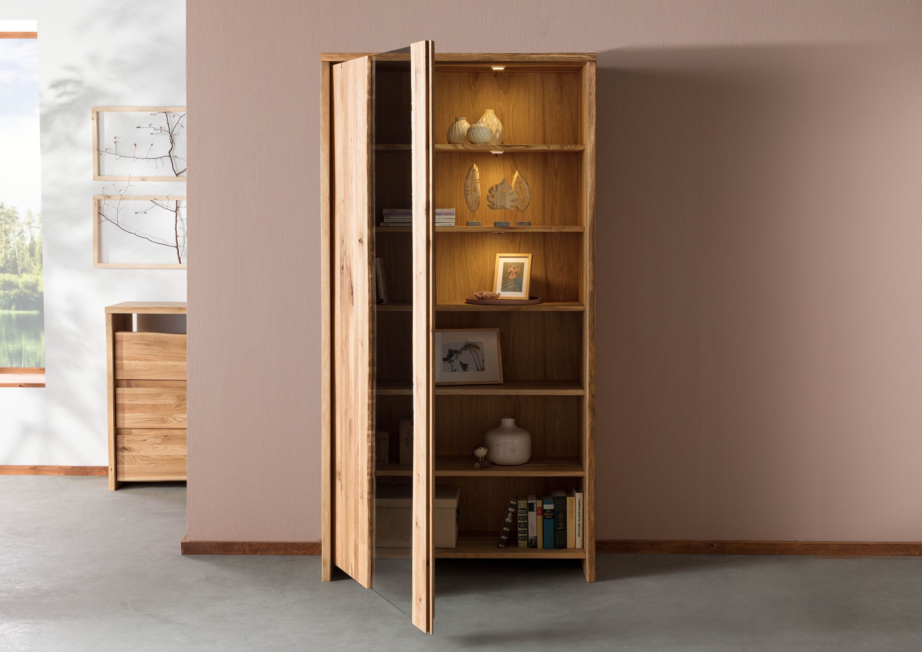 Massivmoebel24 Standvitrine PURE OAK (Wildeiche 105x45x204 natur geölt PURE OAK #106) Wildeiche 105x45x204 natur geölt PURE OAK #106