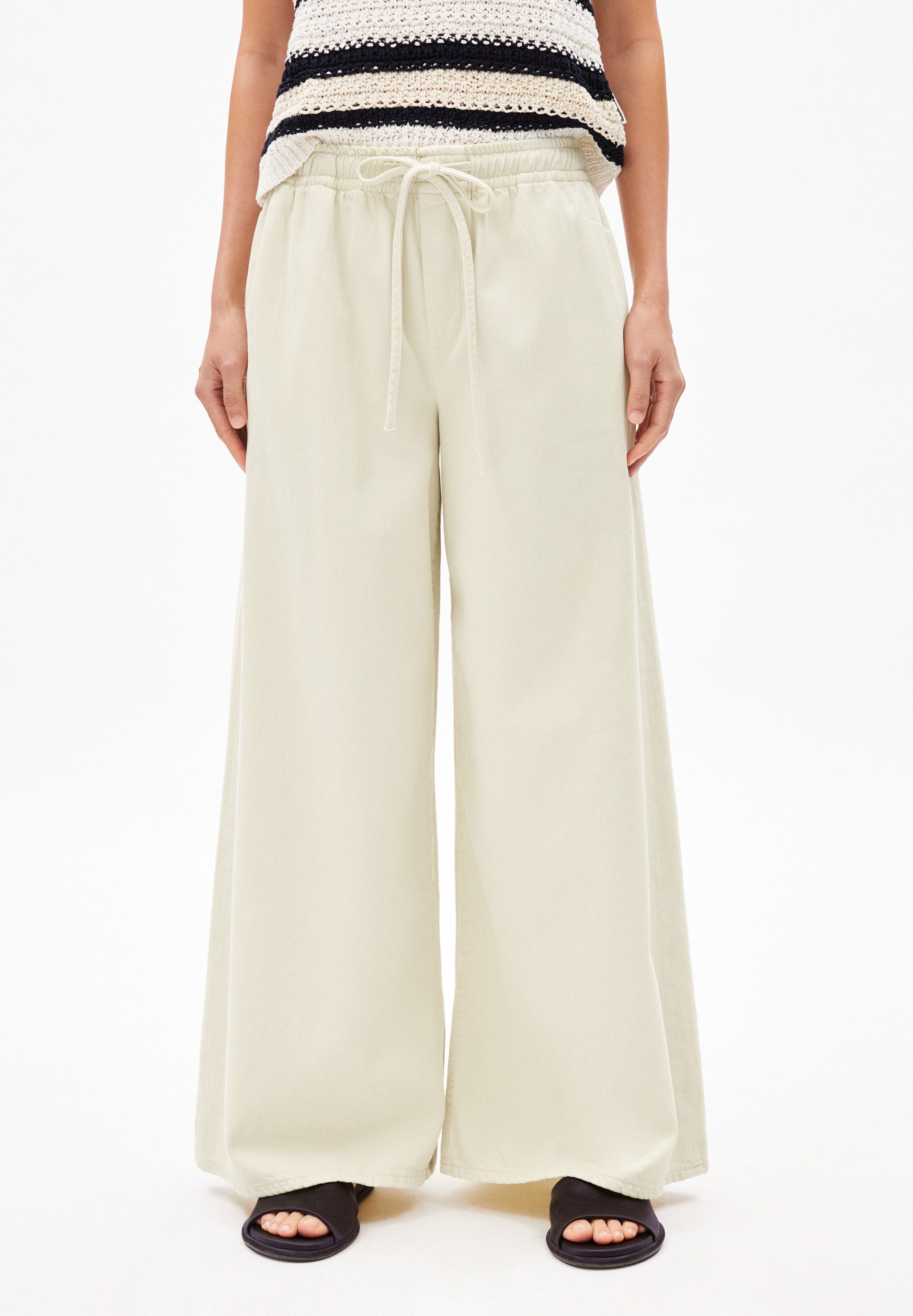 ARMEDANGELS Armedangels Stoffhose KELAANI Denimhose aus Bio-Baumwoll Mix (Mid waist, Loose Fit)