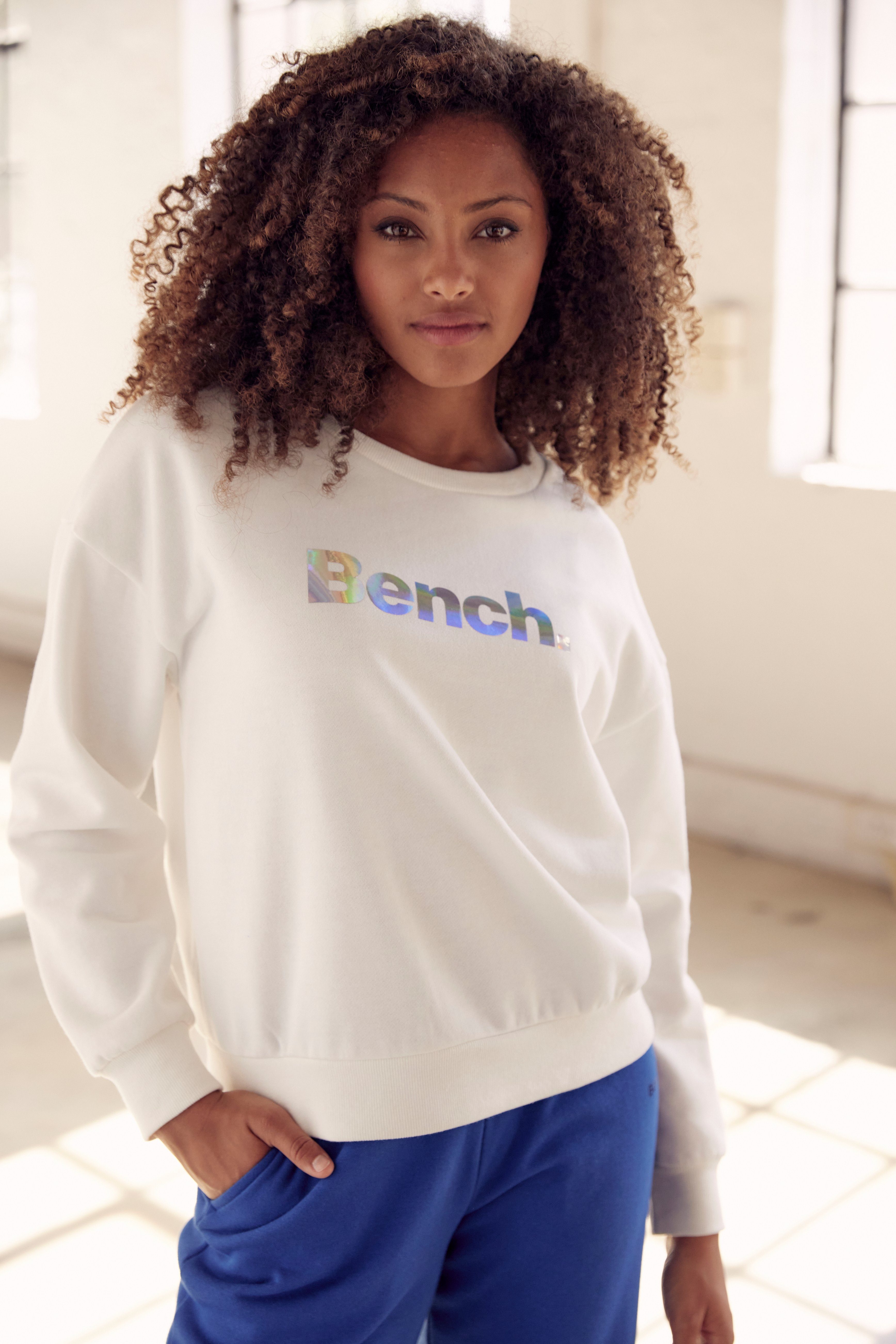 Bench. Loungewear Sweatshirt mit glänzendem Logodruck, Loungewear günstig online kaufen