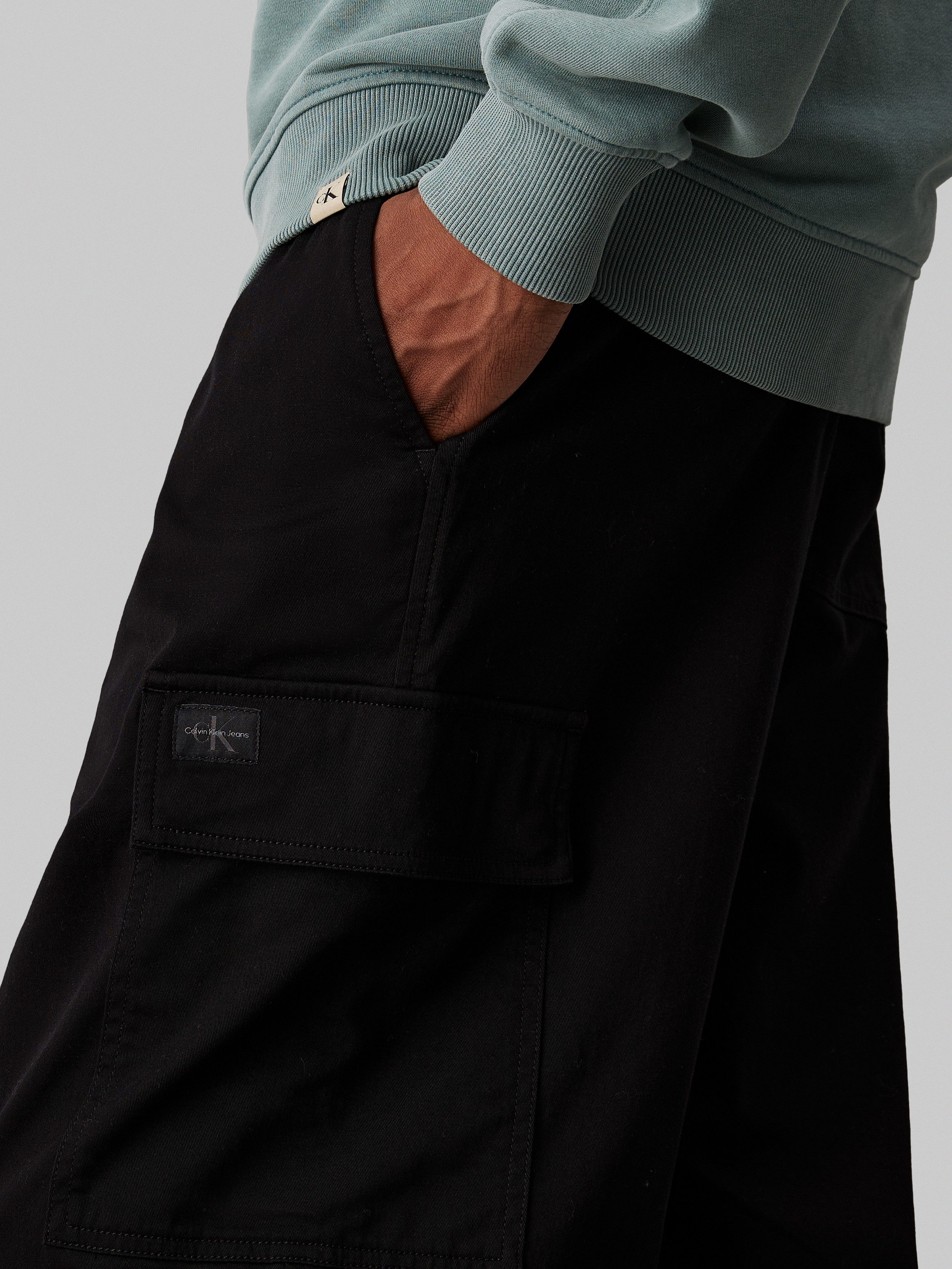 Calvin Klein Jeans Cargohose REGULAR STRAIGHT CARGO mit Logoprägung günstig online kaufen