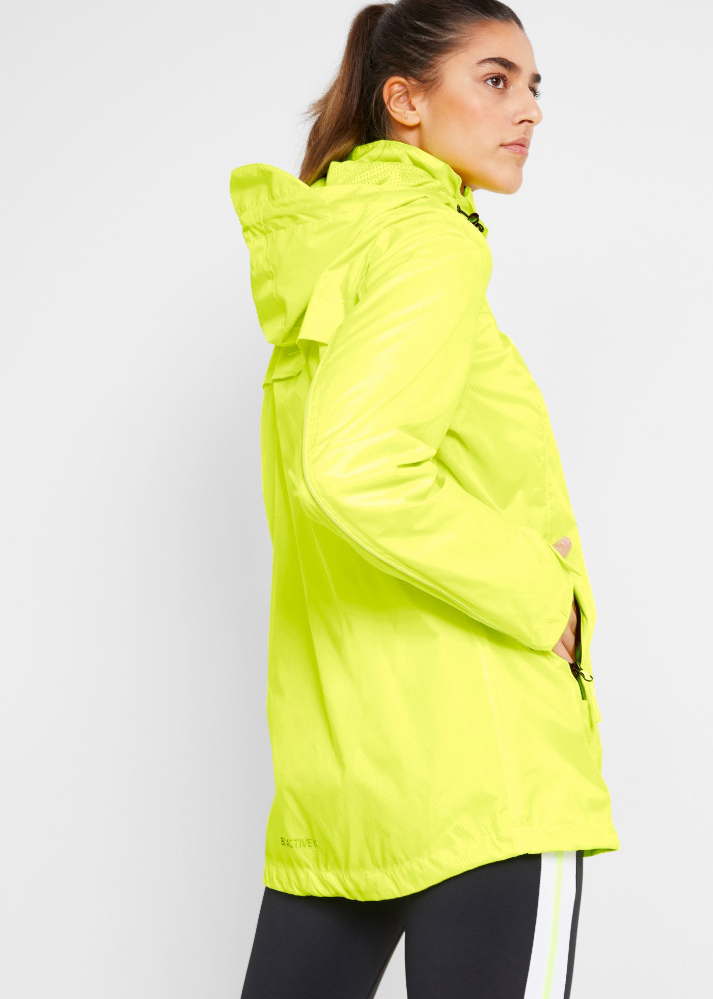 bonprix Funktionsjacke bequemer Schnitt, mit Reißverschlusstaschen, sportlicher Stil – Bild 2 von 5