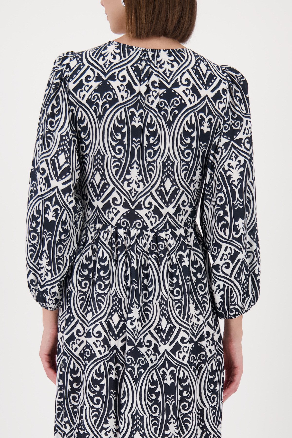 Monari Maxikleid Regular fit mit V-Ausschnitt