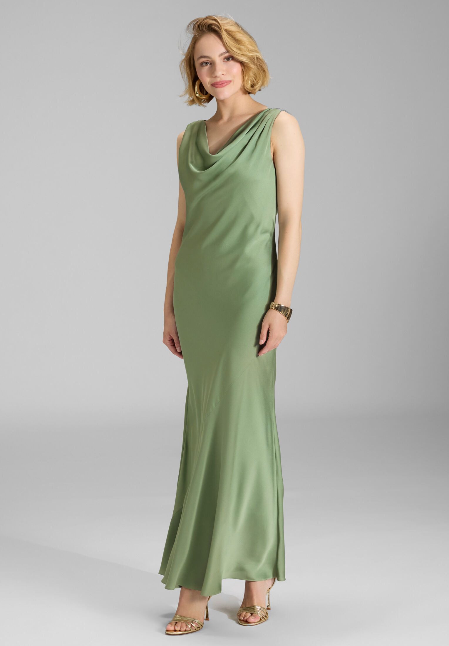 SWING Abendkleid - Abendkleid aus Satin mit Wasserfall Ausschnitt Figurbetonte Passform
