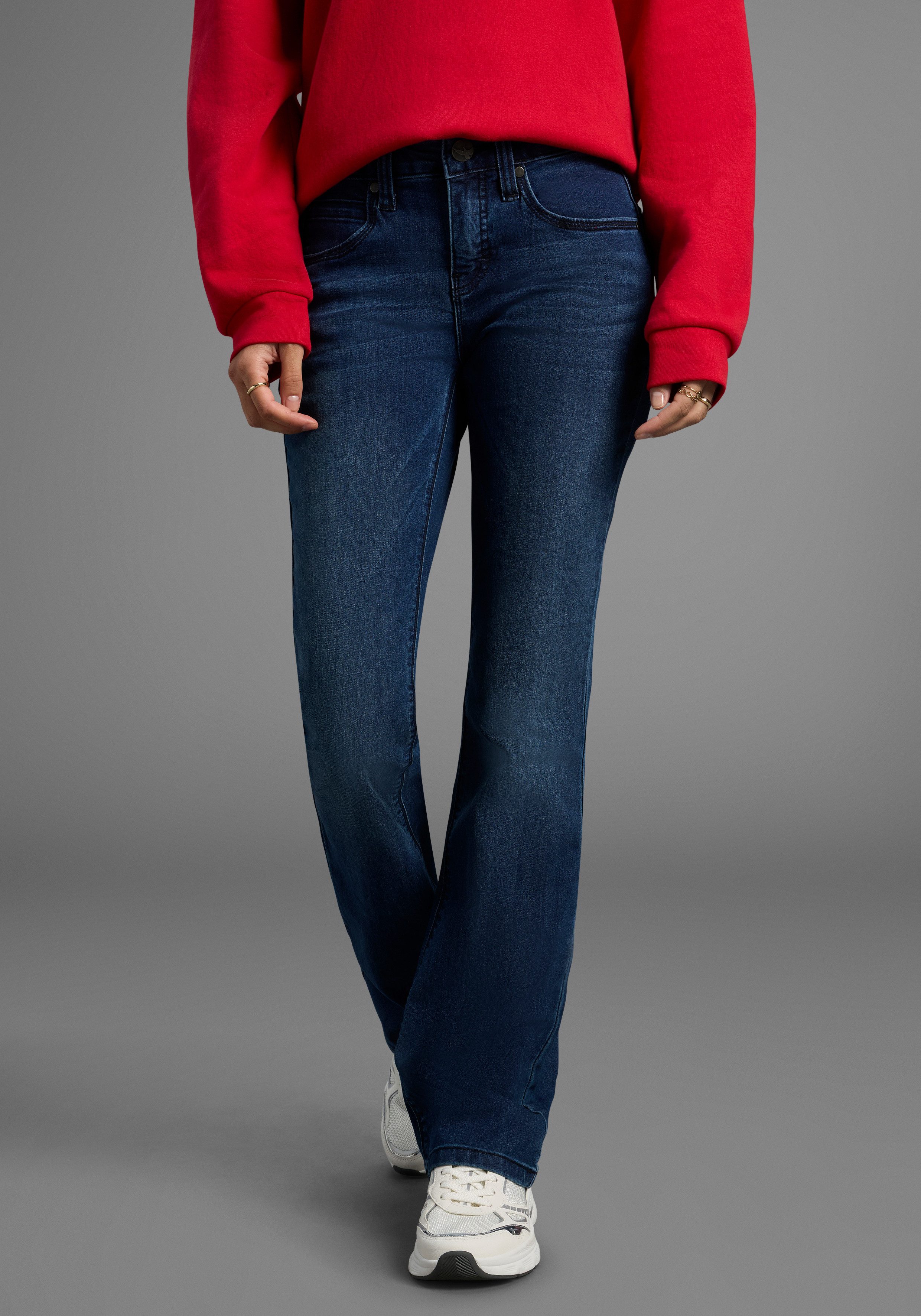 Arizona Bootcut-Jeans Shaping bootcut, Kontrastnähte, Used-Look-Waschung, niedrige Leibhöhe