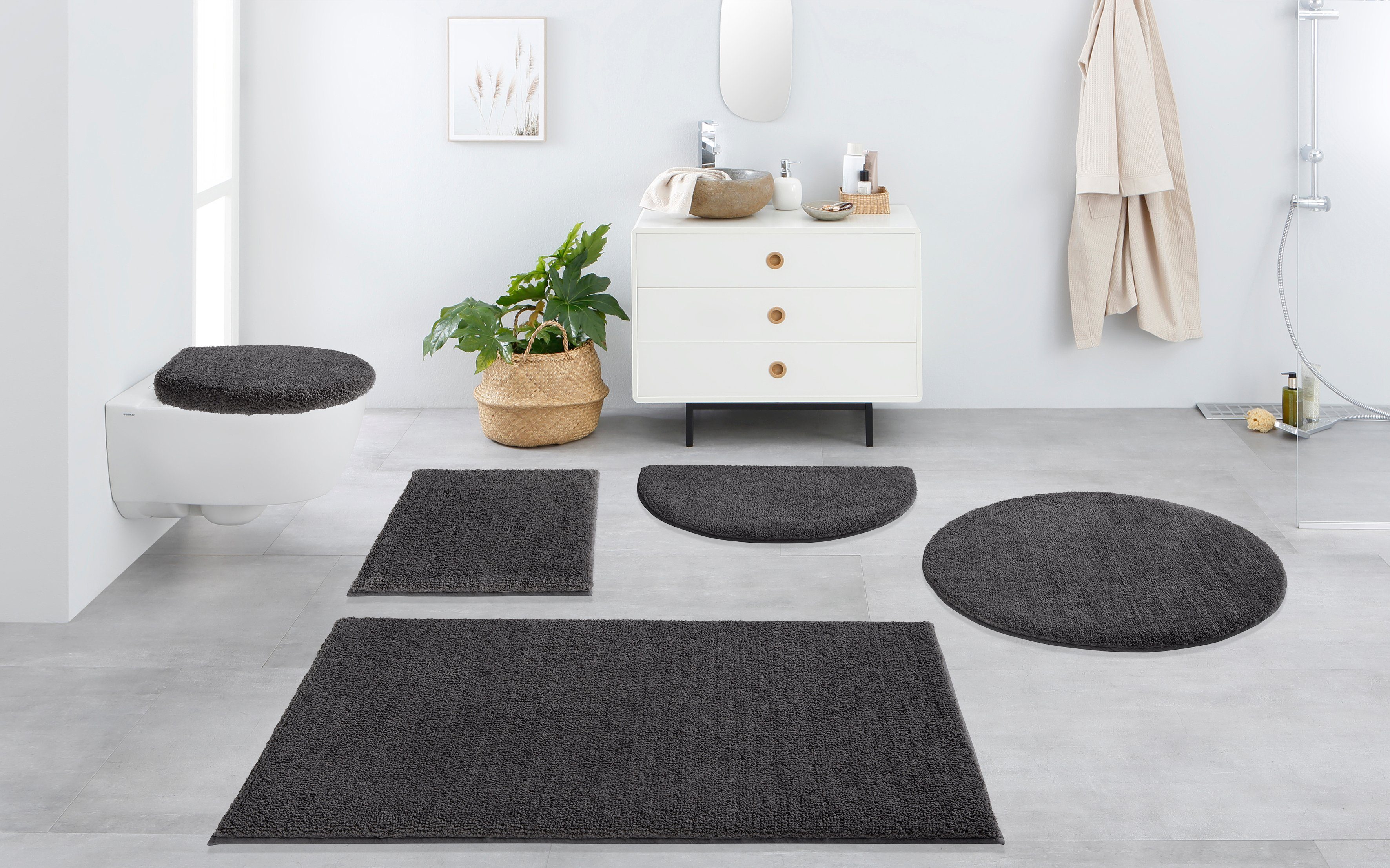 OTTO home Badematte Vanessa, Badvorleger, Badezimmer Teppich, Höhe 10 mm, rutschhemmend beschichtet, schnell trocknend, strapazierfähig, fußbodenheizungsgeeignet, Polyester, halbrund, Badteppich, weiche Haptik, unifarben