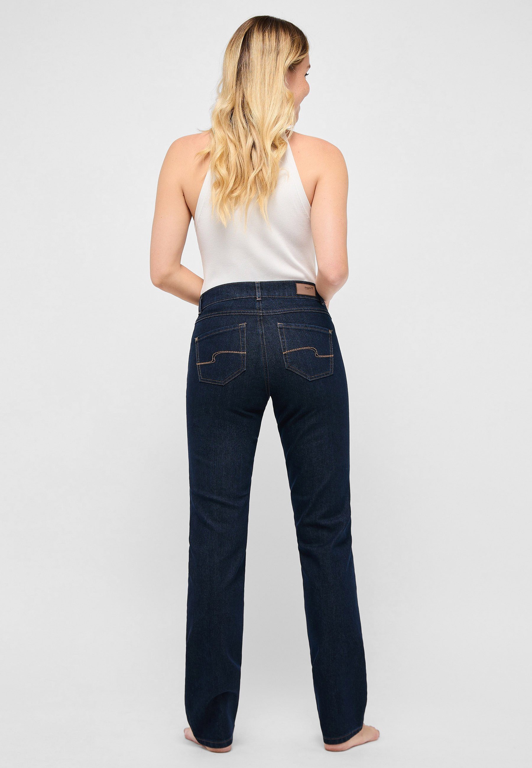 ANGELS Straight-Jeans Jeans mit dunkelblau Denim Dolly mit Label-Applikationen sportivem