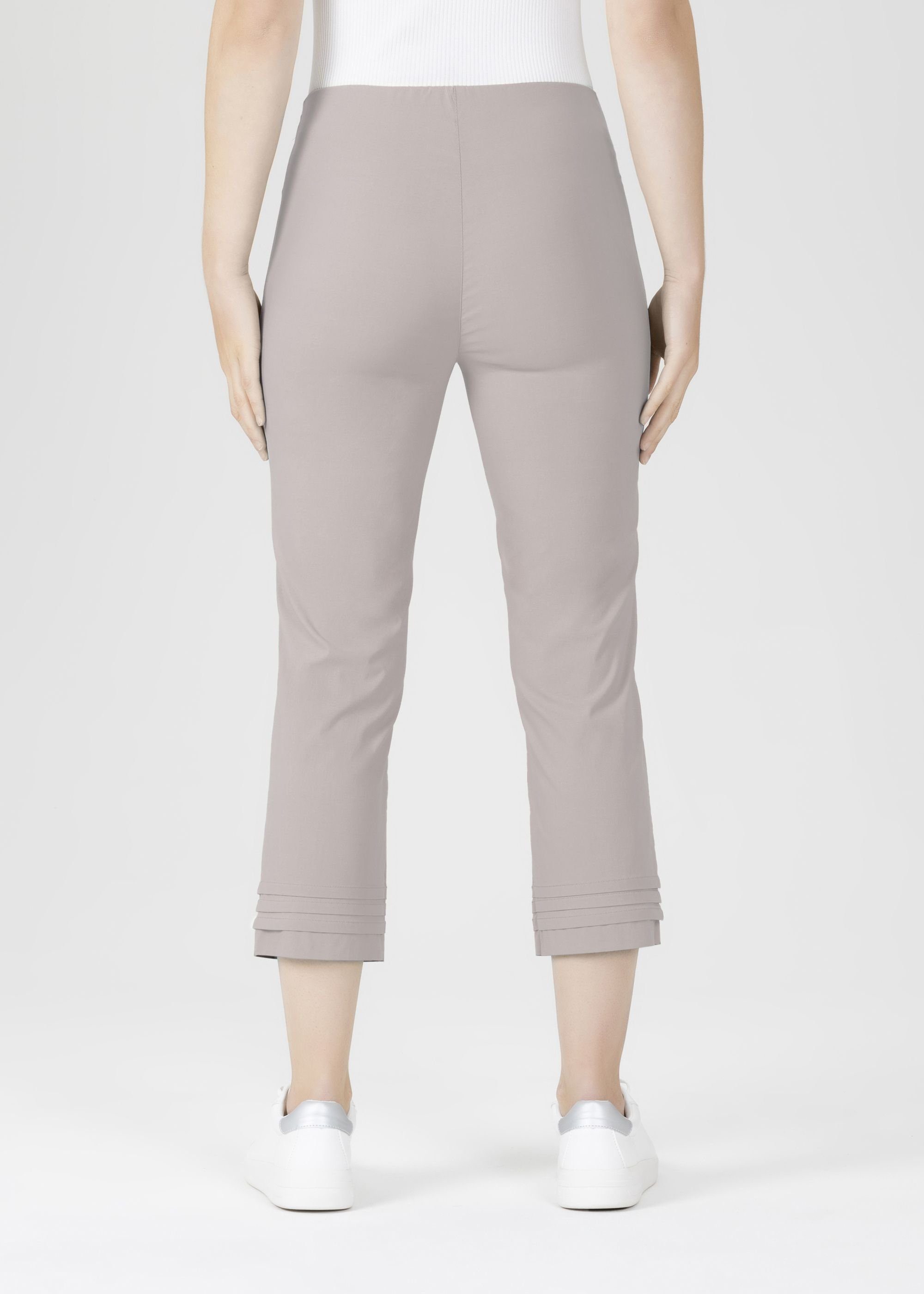 Stoffhose Ina simply Stehmann mit taupe Faltendetails