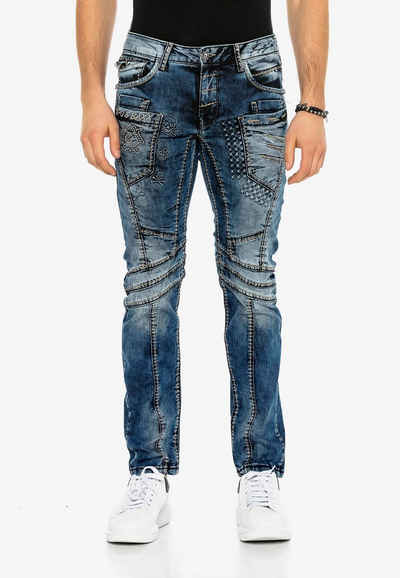 Cipo & Baxx Bequeme Jeans mit trendigen Ziernähten in Straight-Fit