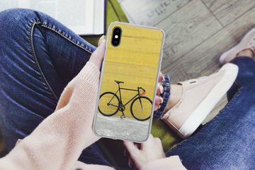 MuchoWow Handyhülle Ein Rennrad vor einem industriellen Hintergrund, Handyhülle Apple iPhone X/10, Smartphone-Bumper, Print, Handy